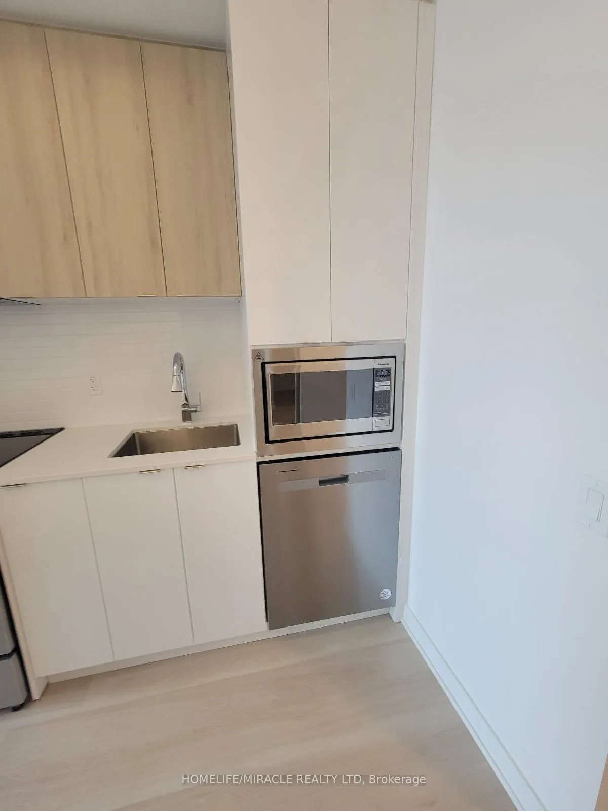 Photo 6 of Unit 3109, 30 Upper Mall Way, Vaughan, Brownridge — HOMEH