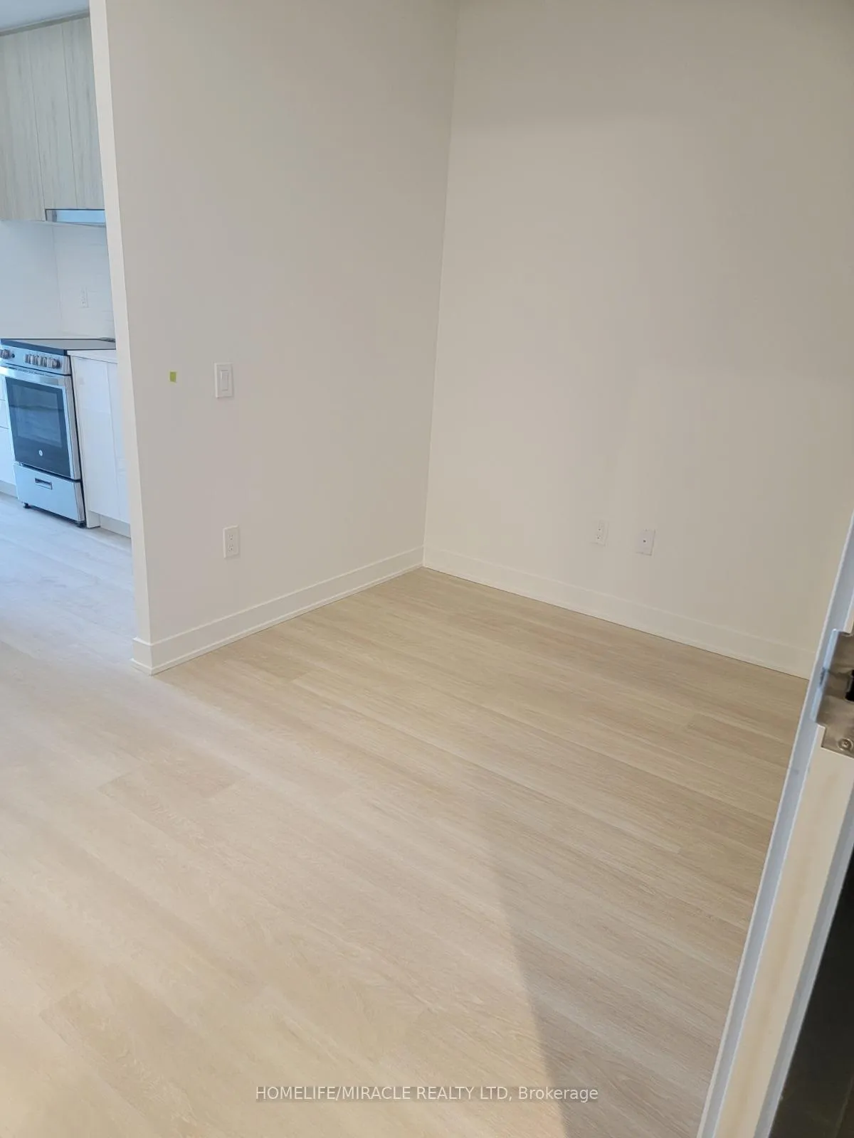Photo 7 of Unit 3109, 30 Upper Mall Way, Vaughan, Brownridge — HOMEH