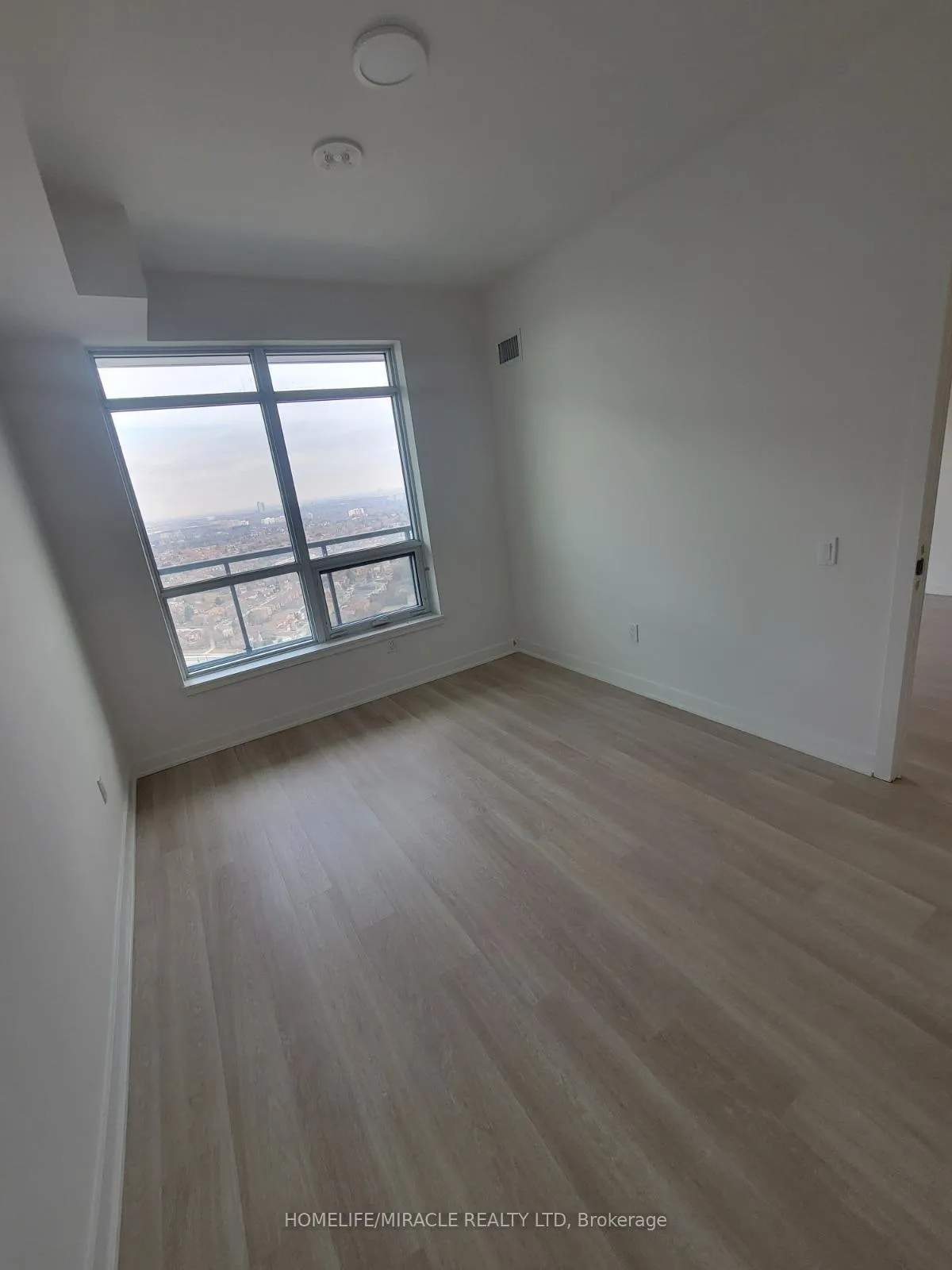 Photo 9 of Unit 3109, 30 Upper Mall Way, Vaughan, Brownridge — HOMEH
