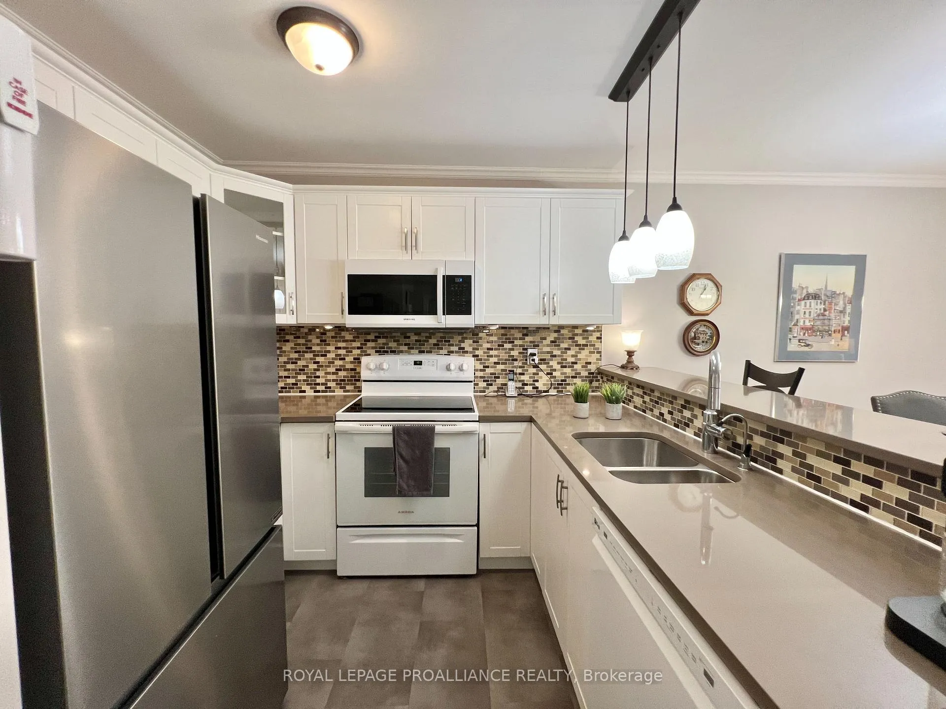 Photo 5 of Unit 13, 35 Albion Street, Belleville, Belleville Ward — HOMEH