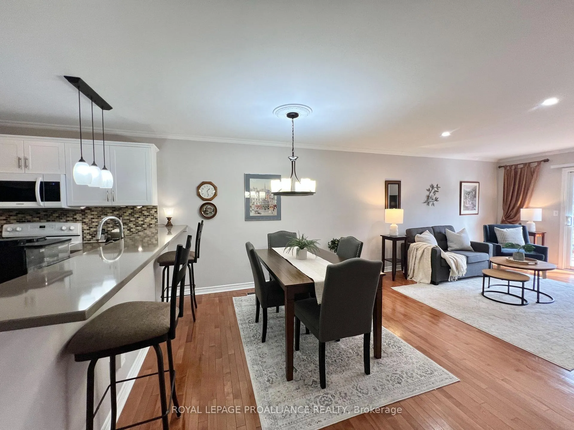 Photo 9 of Unit 13, 35 Albion Street, Belleville, Belleville Ward — HOMEH