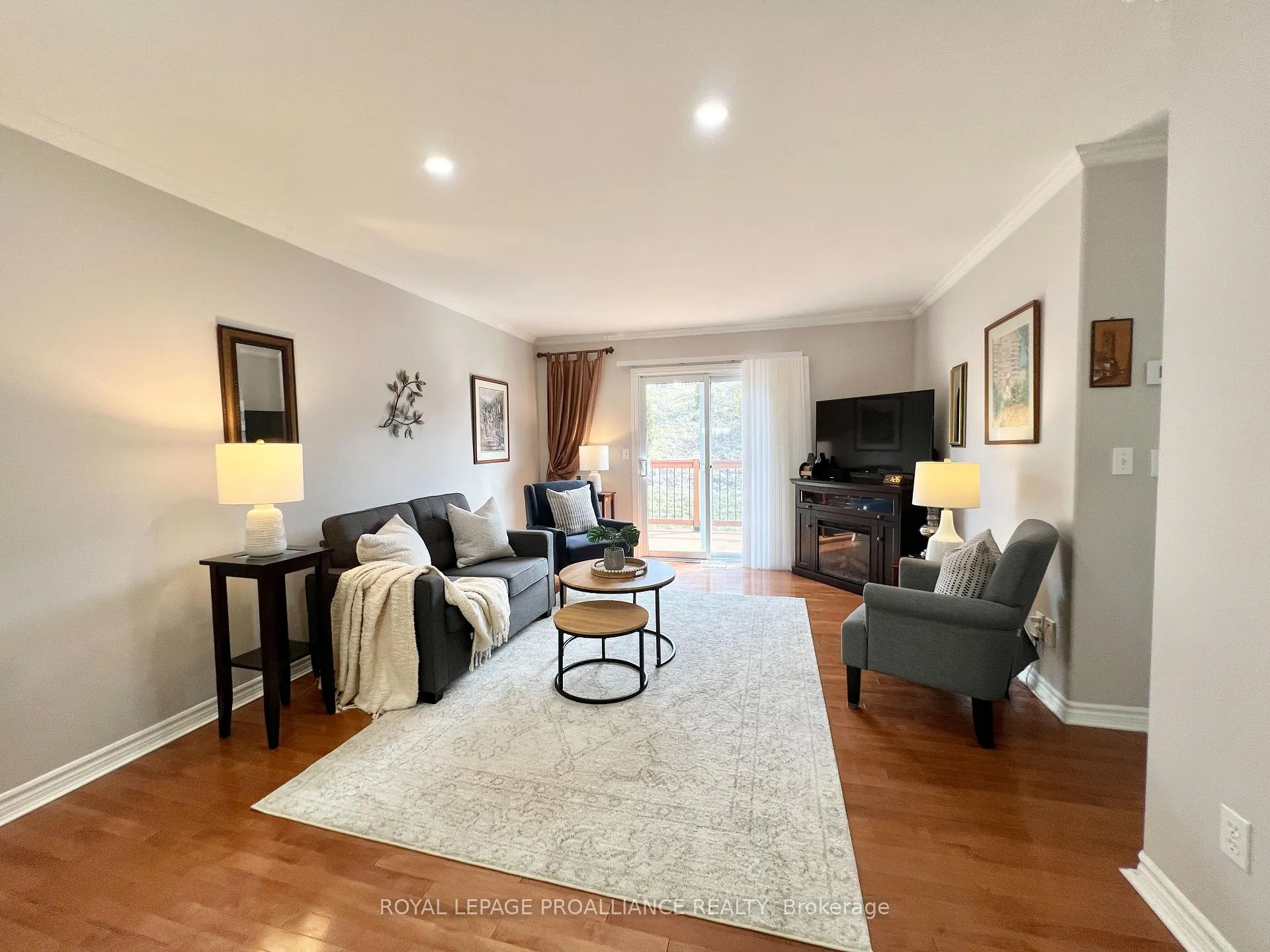 Photo 10 of Unit 13, 35 Albion Street, Belleville, Belleville Ward — HOMEH
