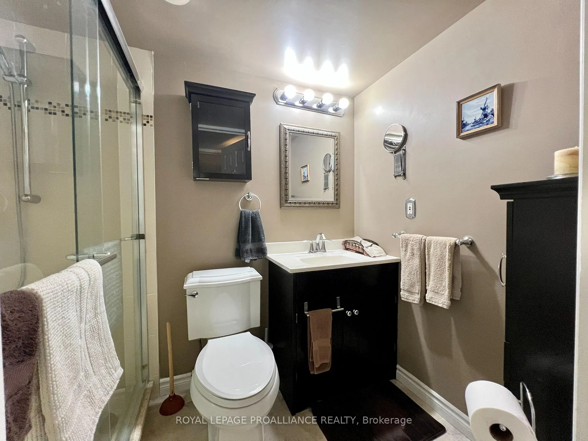 Photo 20 of Unit 13, 35 Albion Street, Belleville, Belleville Ward — HOMEH