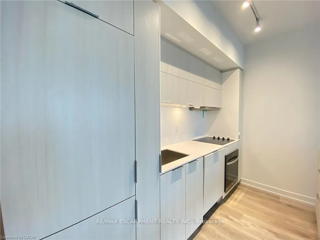 Photo 2 of Unit 2206, 370 Martha Street, Burlington, Brant — HOMEH