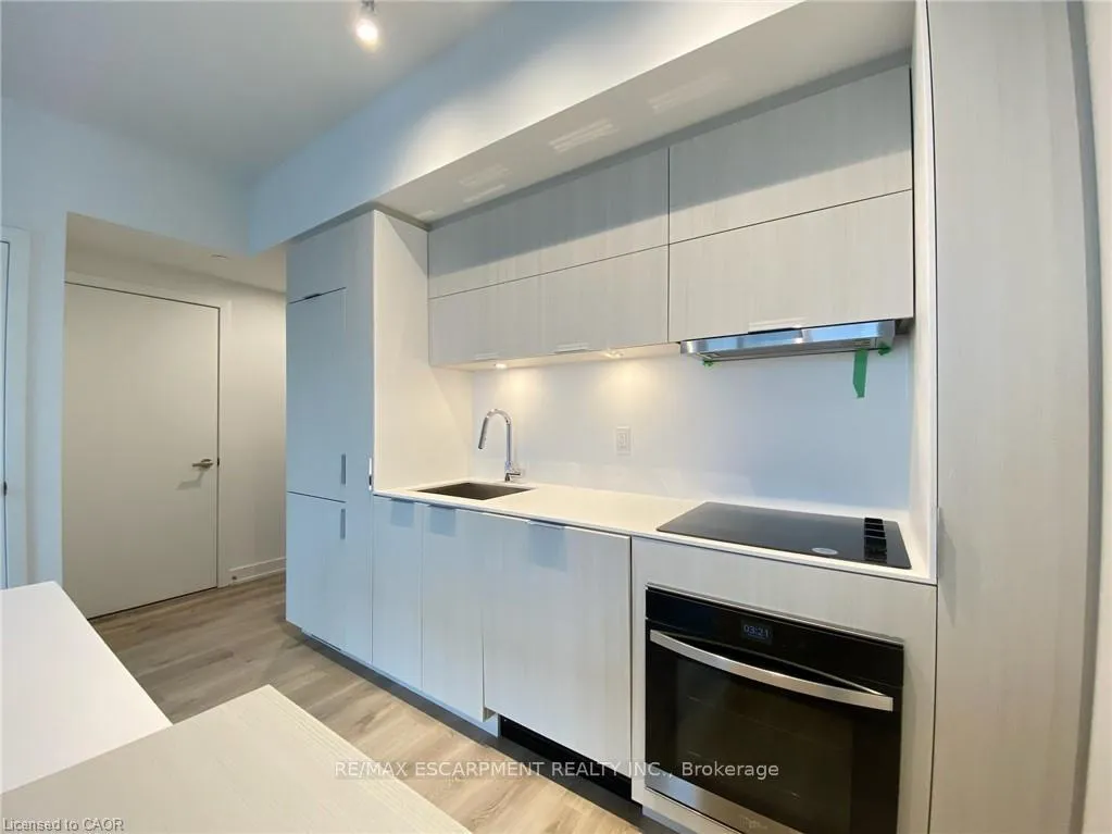 Photo 3 of Unit 2206, 370 Martha Street, Burlington, Brant — HOMEH