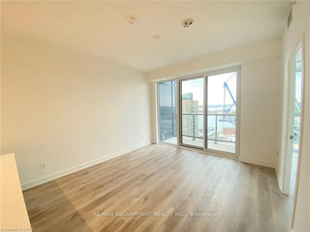 Photo 7 of Unit 2206, 370 Martha Street, Burlington, Brant — HOMEH