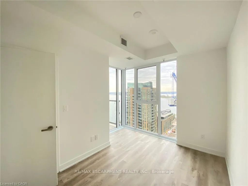 Photo 11 of Unit 2206, 370 Martha Street, Burlington, Brant — HOMEH