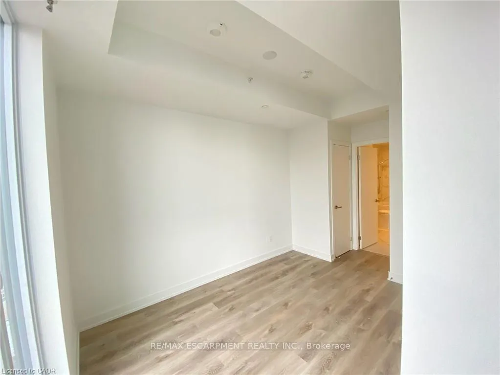 Photo 12 of Unit 2206, 370 Martha Street, Burlington, Brant — HOMEH