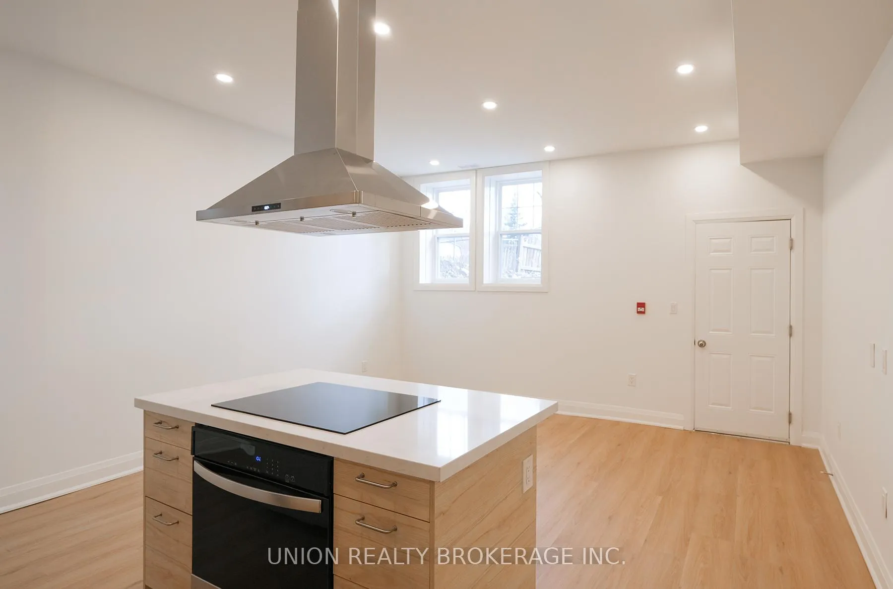 Photo 3 of Unit 2, 85 Beech Avenue, Toronto, The Beaches — HOMEH