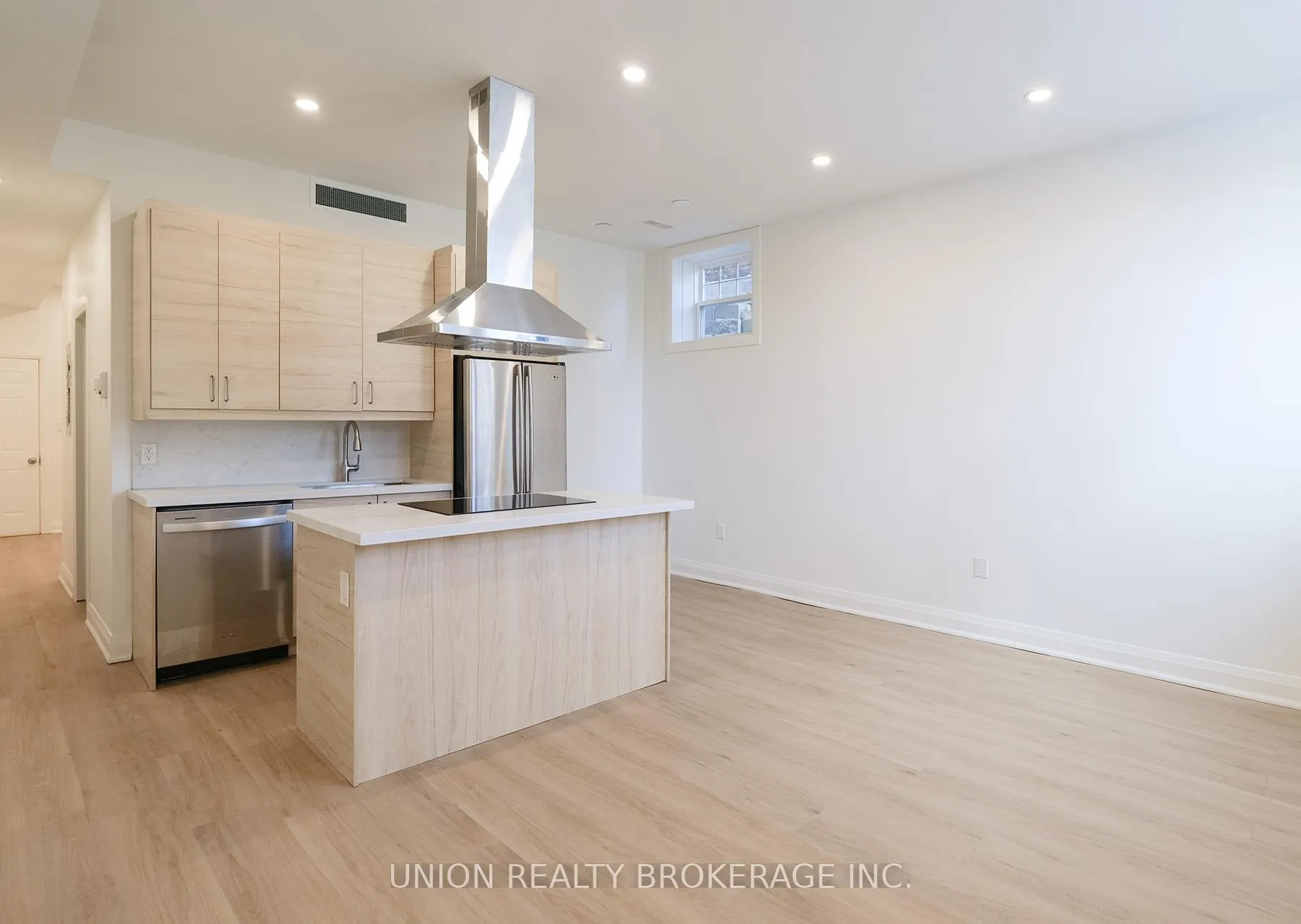 Photo 4 of Unit 2, 85 Beech Avenue, Toronto, The Beaches — HOMEH