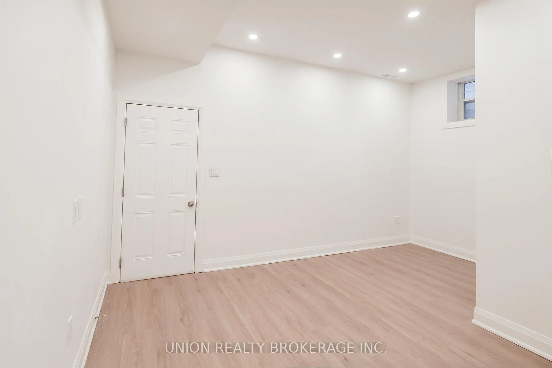 Photo 6 of Unit 2, 85 Beech Avenue, Toronto, The Beaches — HOMEH