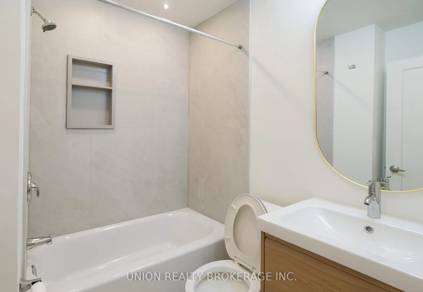 Photo 7 of Unit 2, 85 Beech Avenue, Toronto, The Beaches — HOMEH