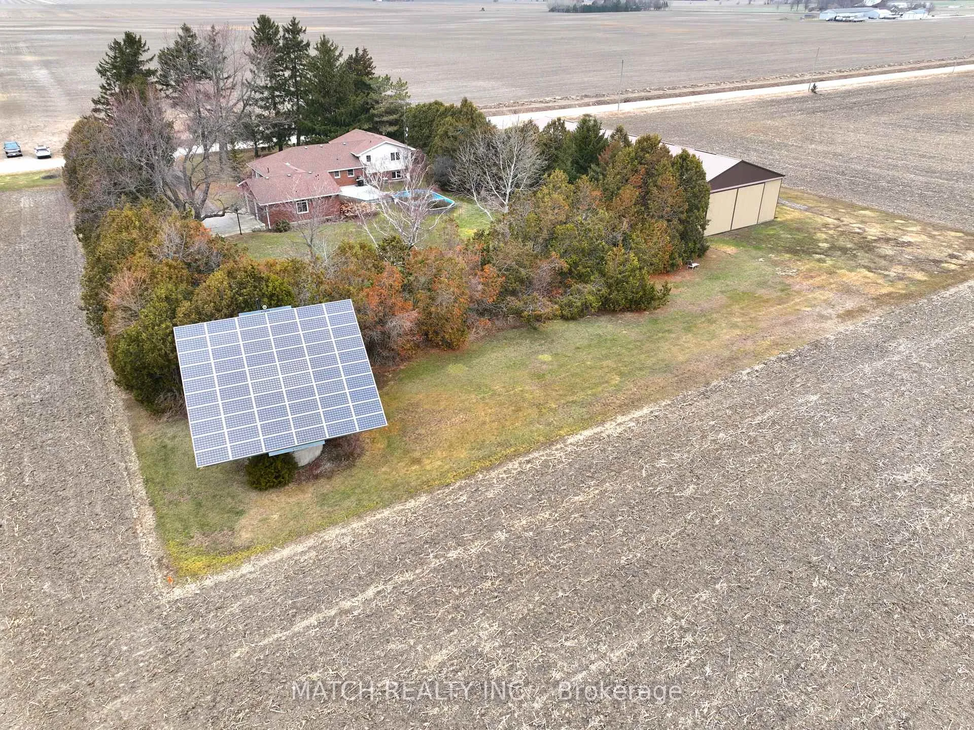 Photo 3 of 10010 Cedar Hedge Line, Chatham-Kent, Dresden — HOMEH