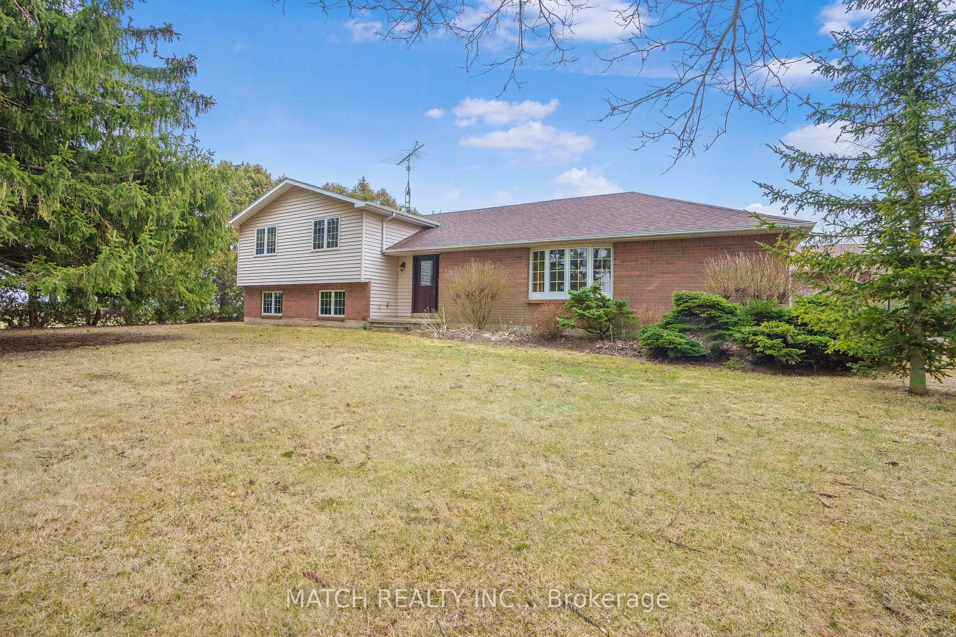 Photo 5 of 10010 Cedar Hedge Line, Chatham-Kent, Dresden — HOMEH
