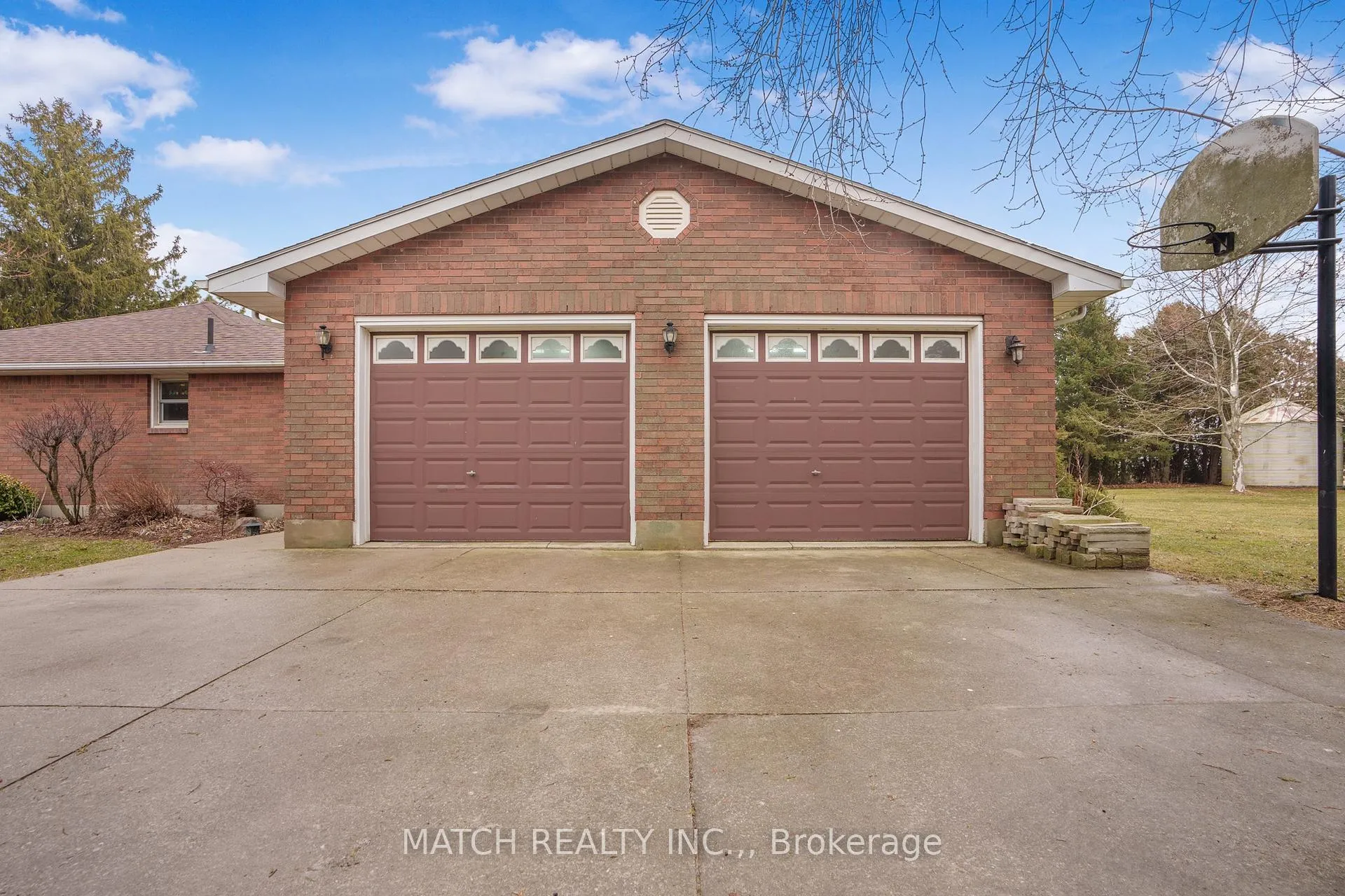 Photo 7 of 10010 Cedar Hedge Line, Chatham-Kent, Dresden — HOMEH