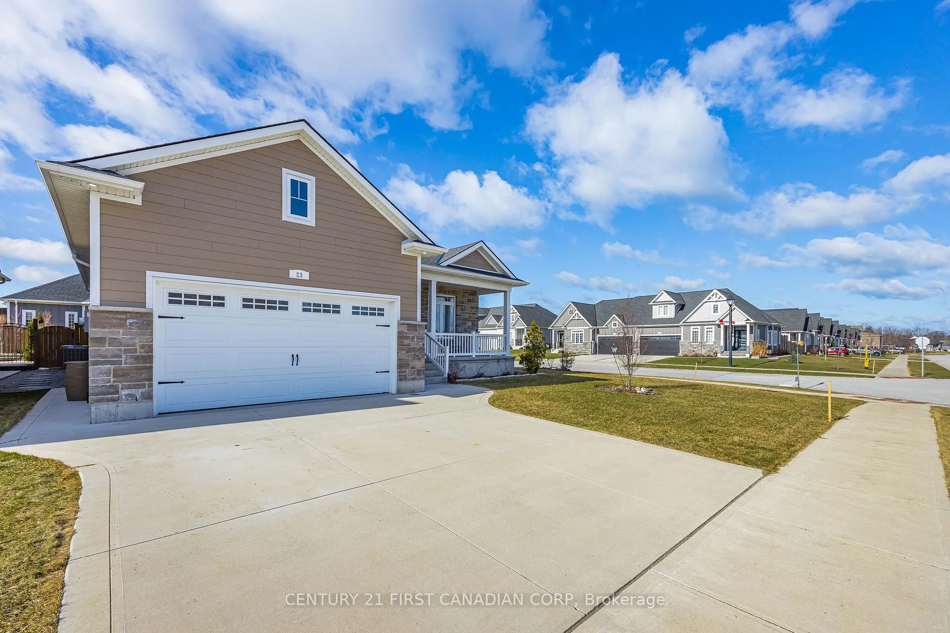 Photo 5 of 23 Brooklawn Drive, Lambton Shores, Grand Bend — HOMEH