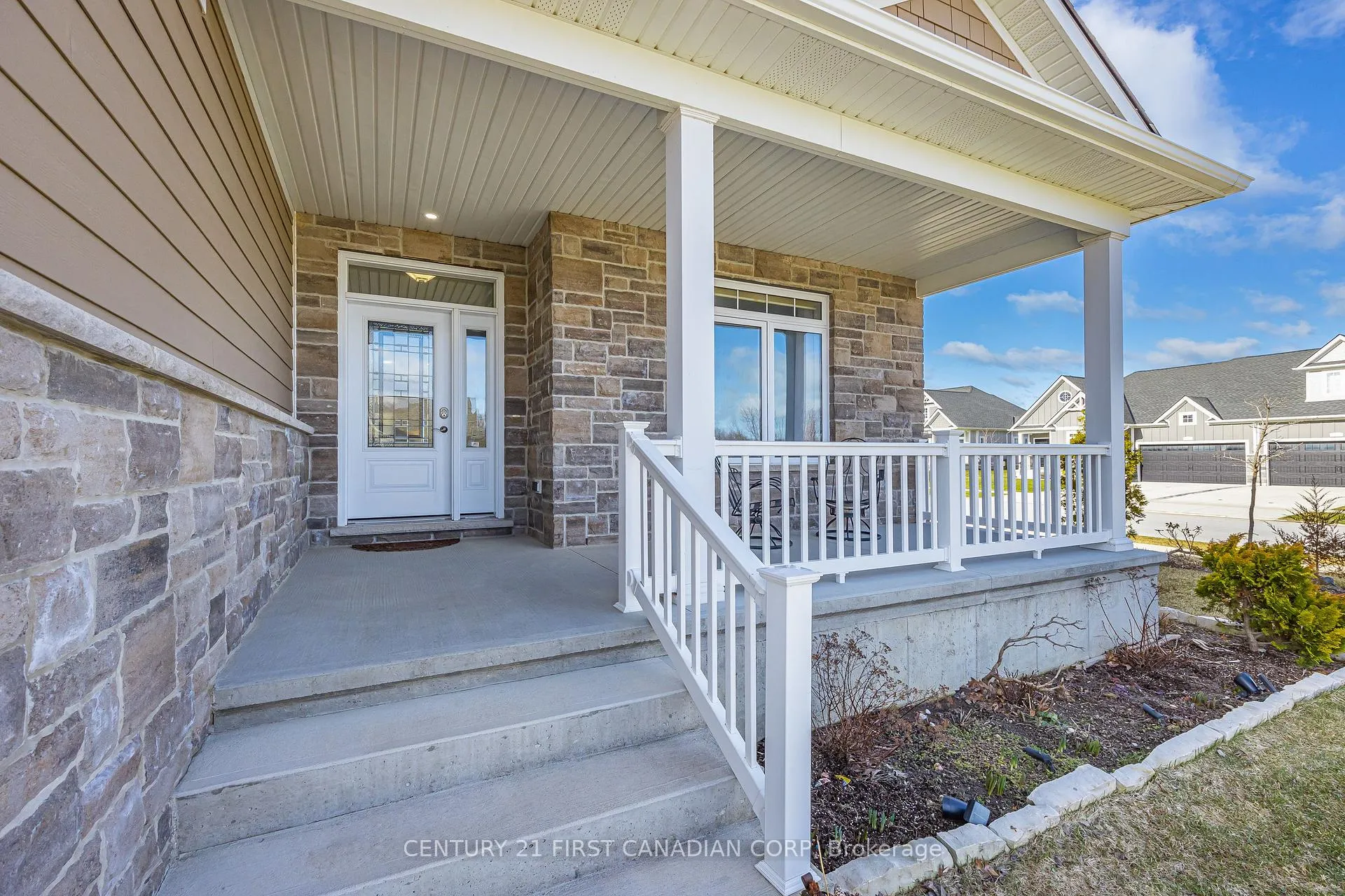 Photo 6 of 23 Brooklawn Drive, Lambton Shores, Grand Bend — HOMEH