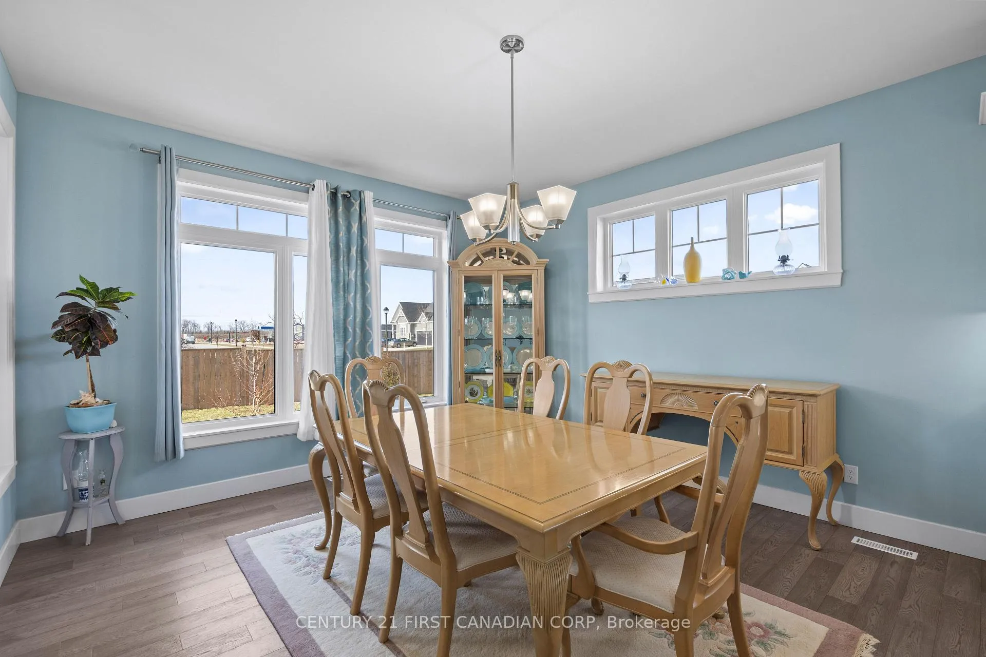 Photo 19 of 23 Brooklawn Drive, Lambton Shores, Grand Bend — HOMEH