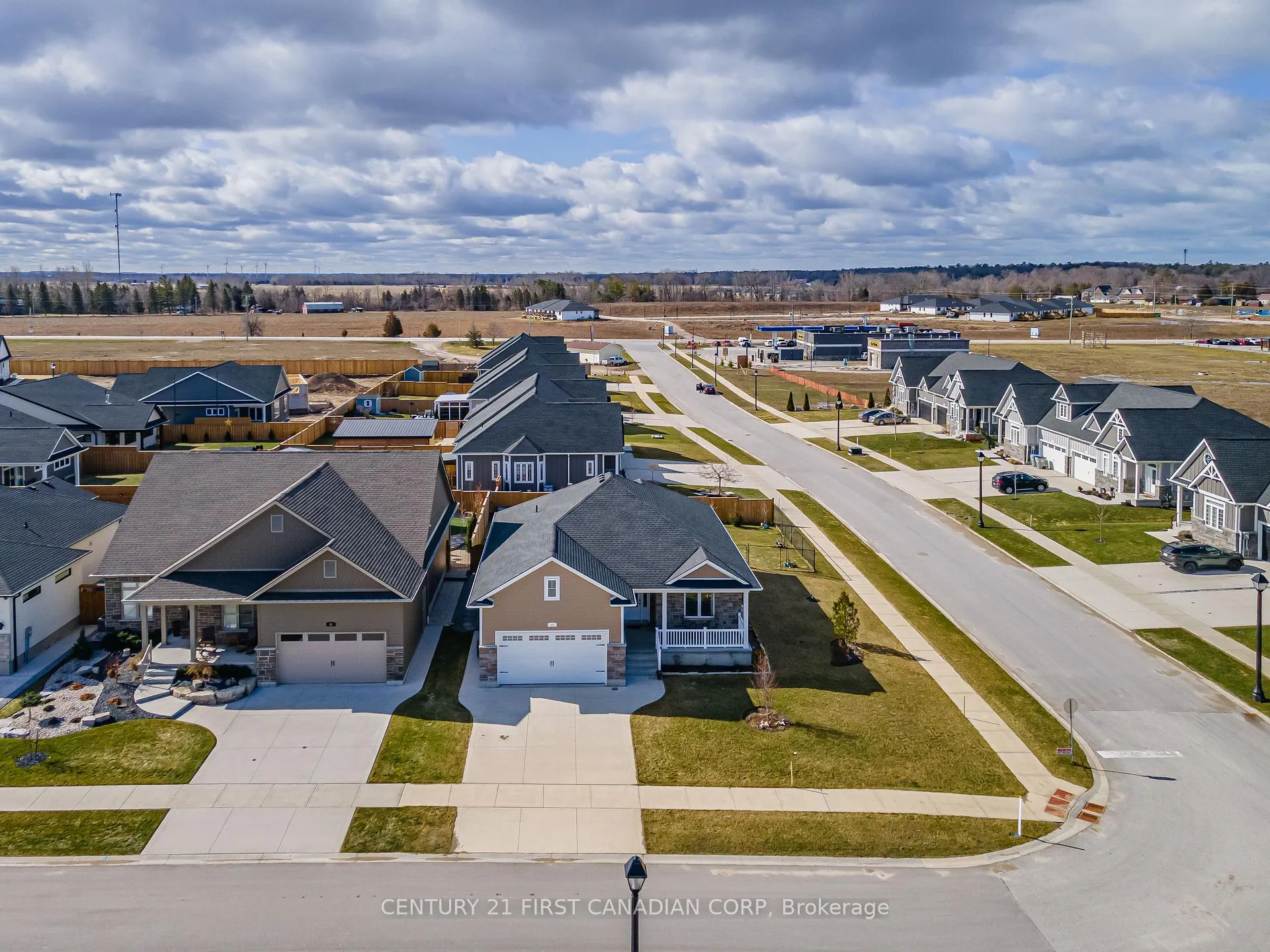 Photo 43 of 23 Brooklawn Drive, Lambton Shores, Grand Bend — HOMEH