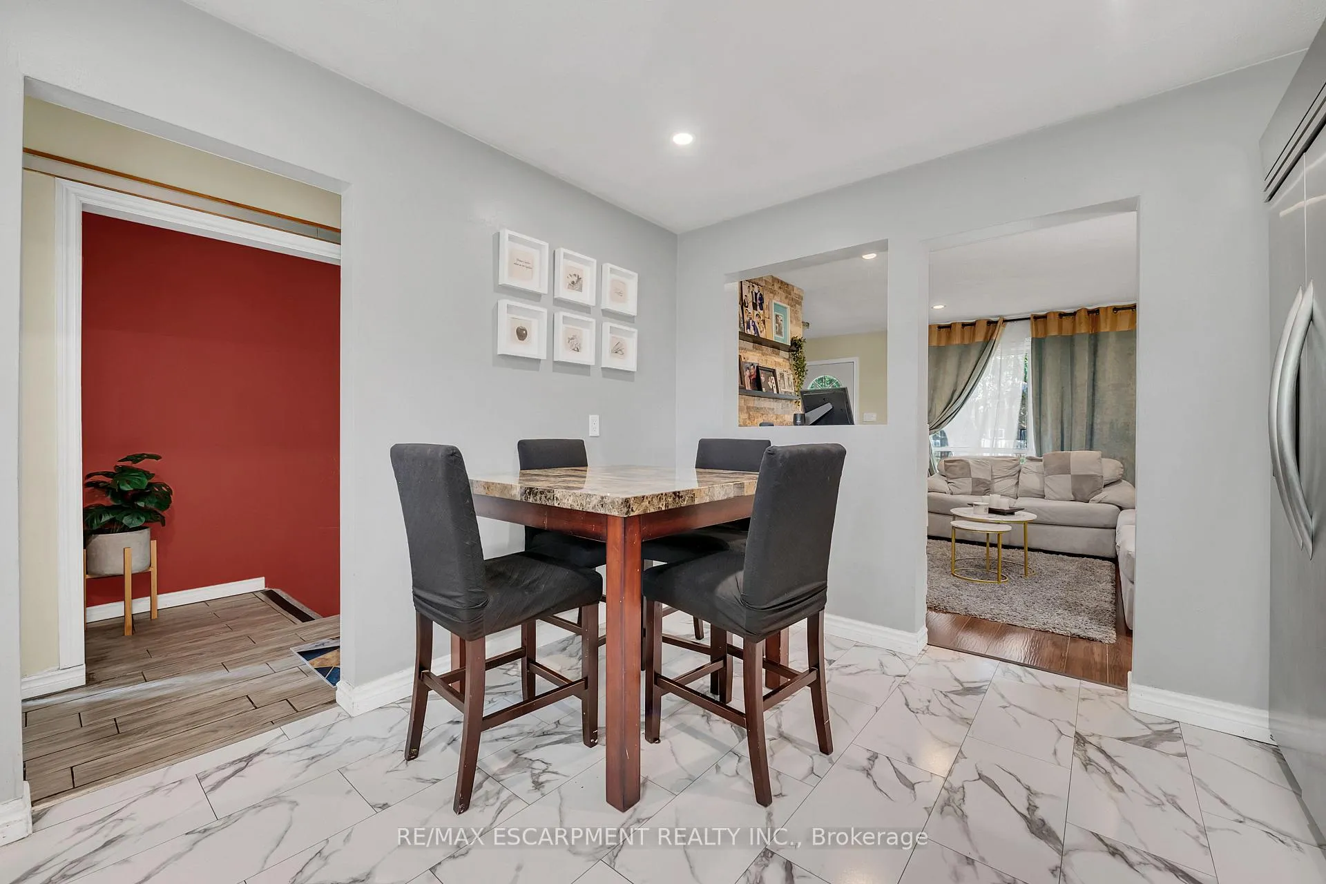 Photo 7 of 18 Riverdale Drive, Hamilton, Riverdale — HOMEH