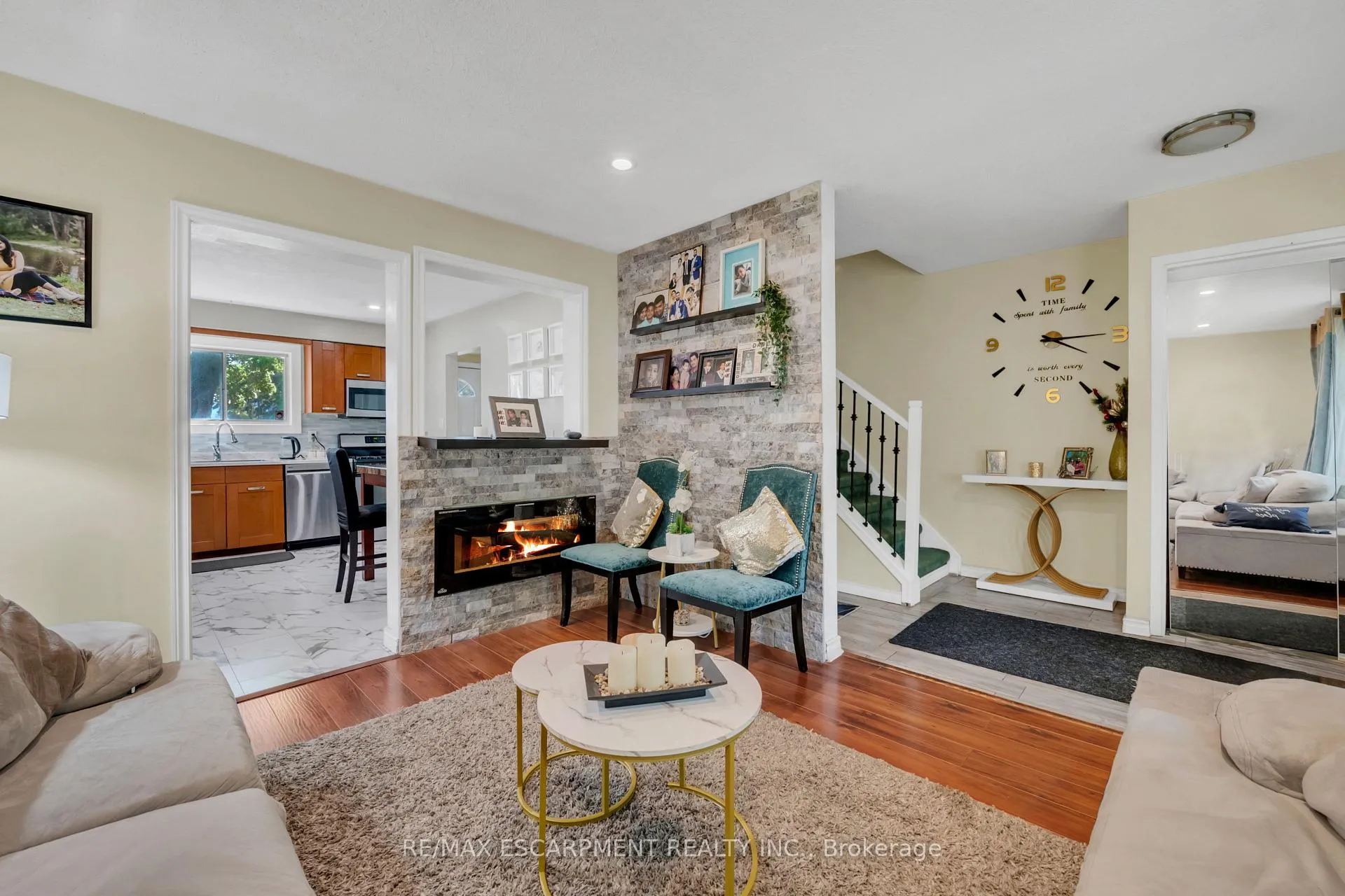 Photo 12 of 18 Riverdale Drive, Hamilton, Riverdale — HOMEH