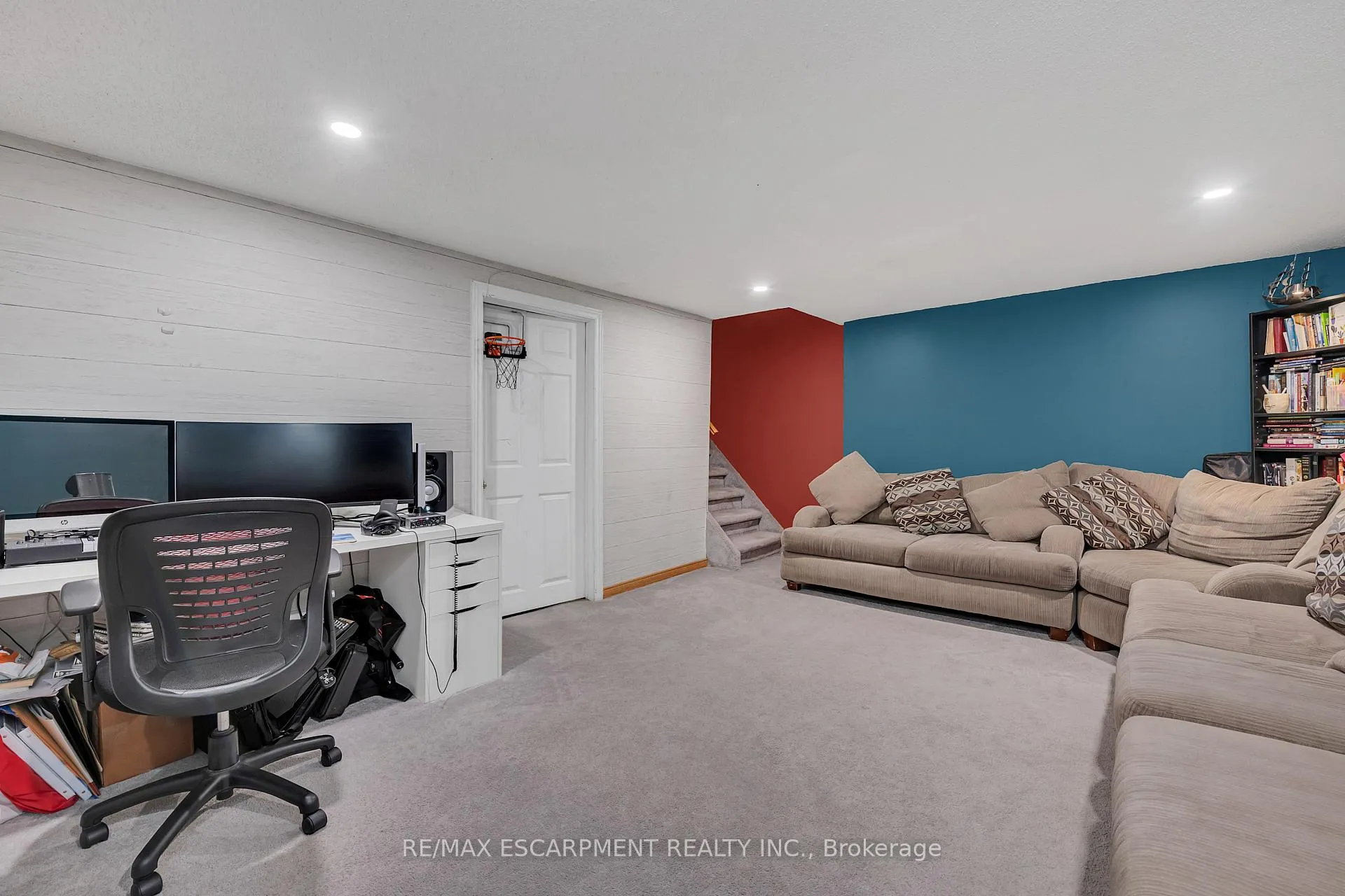 Photo 19 of 18 Riverdale Drive, Hamilton, Riverdale — HOMEH