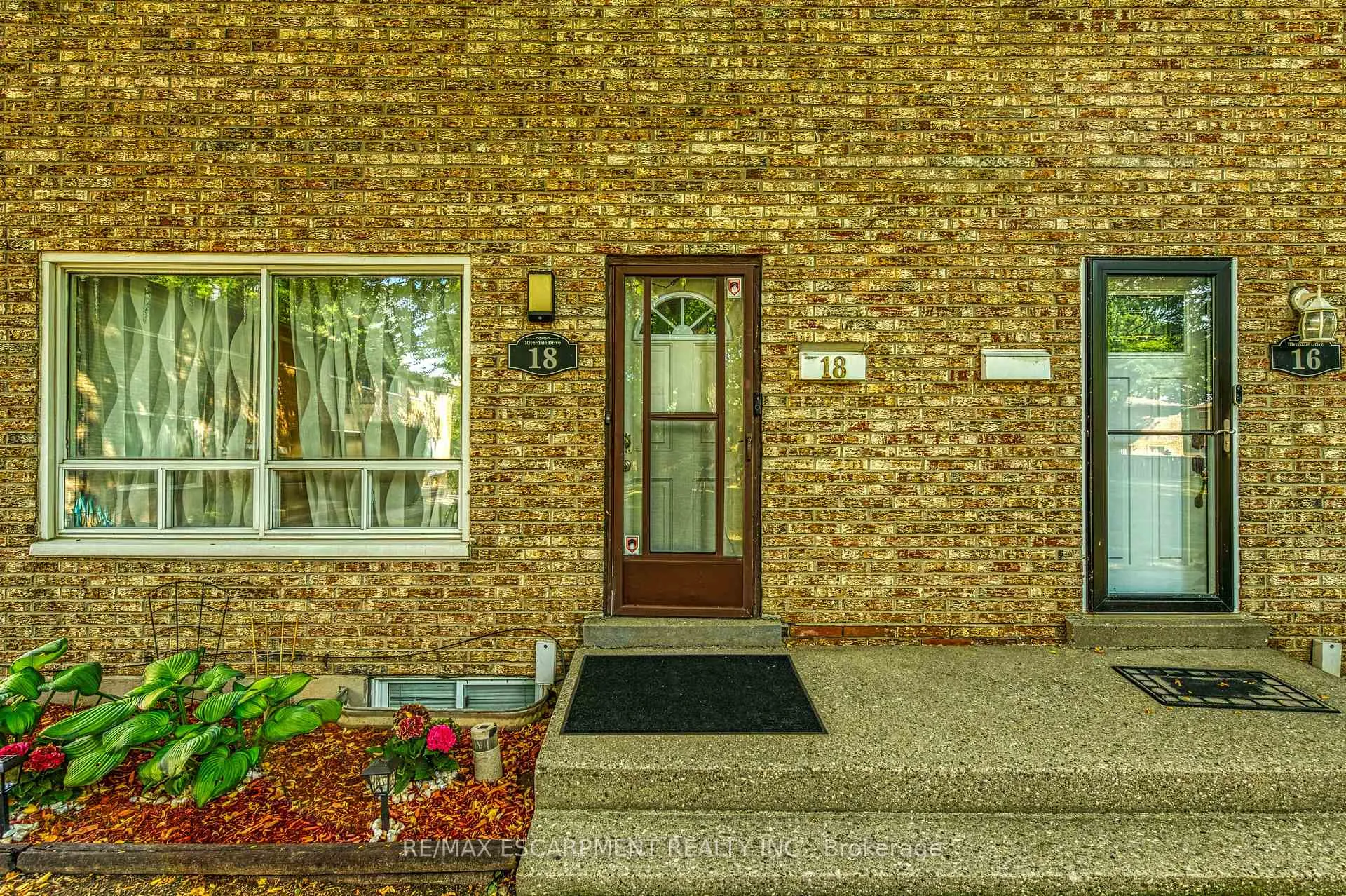 Photo 26 of 18 Riverdale Drive, Hamilton, Riverdale — HOMEH