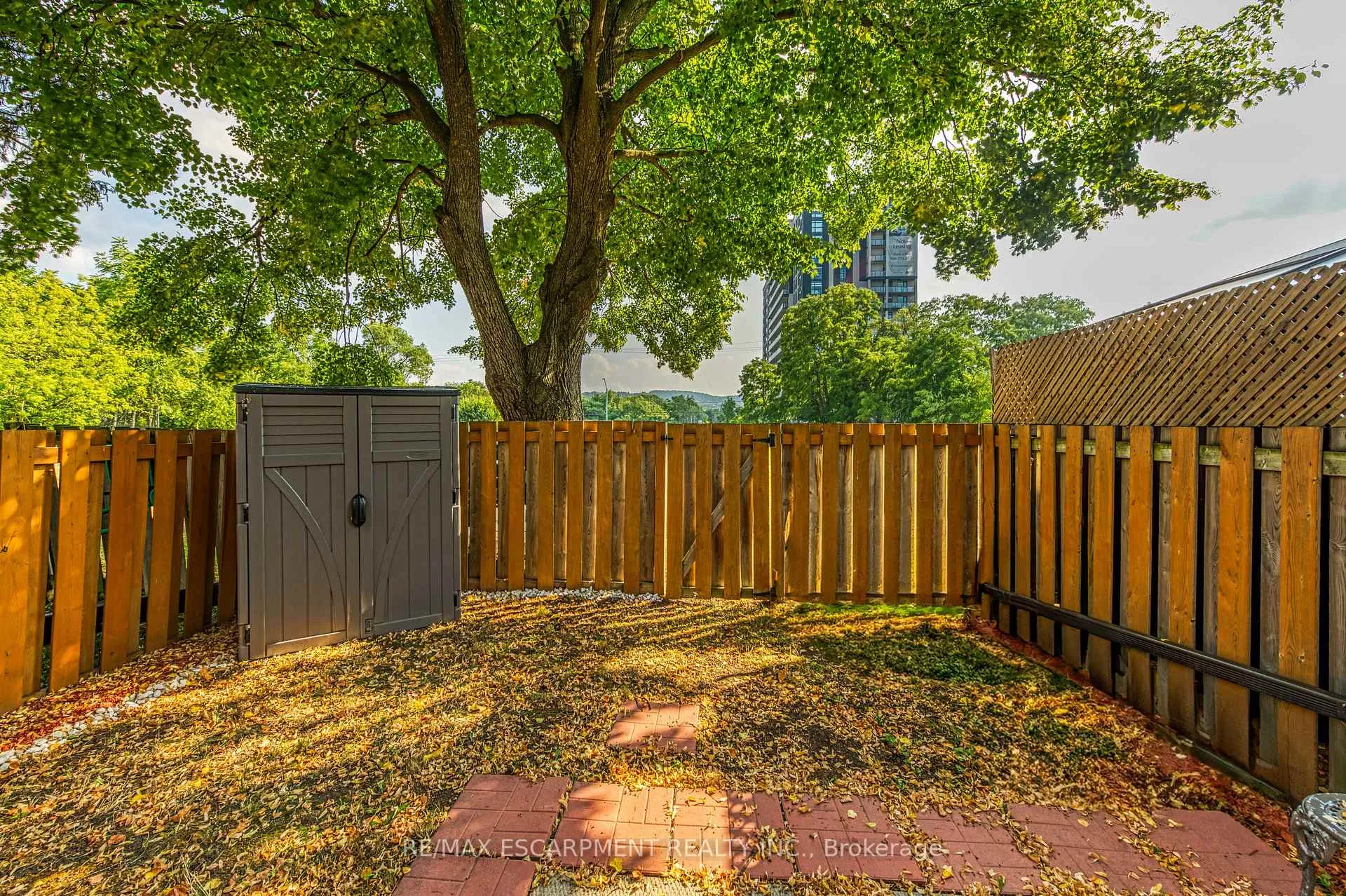 Photo 28 of 18 Riverdale Drive, Hamilton, Riverdale — HOMEH