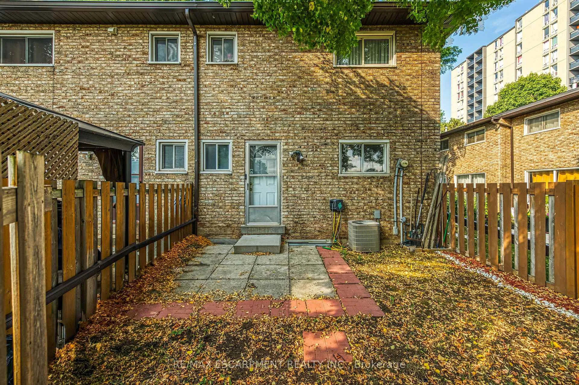 Photo 29 of 18 Riverdale Drive, Hamilton, Riverdale — HOMEH