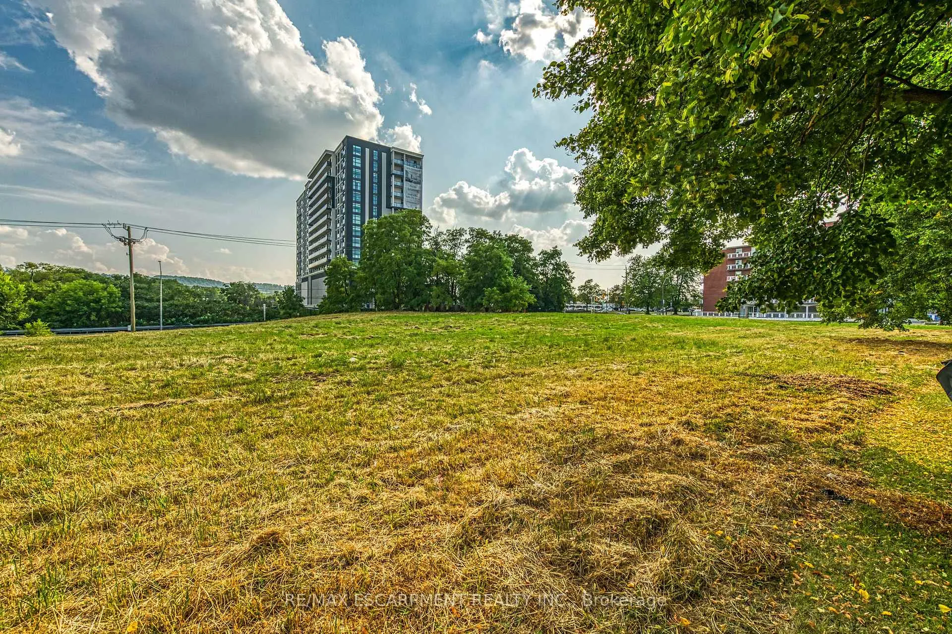 Photo 31 of 18 Riverdale Drive, Hamilton, Riverdale — HOMEH