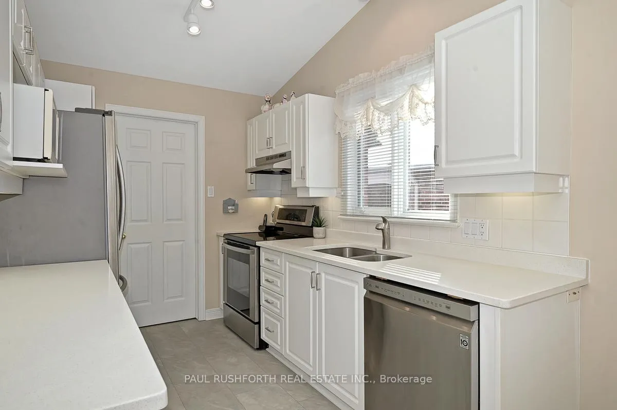 Photo 12 of 47 Peregrine Crescent, Ottawa, Kanata - Bridlewood — HOMEH