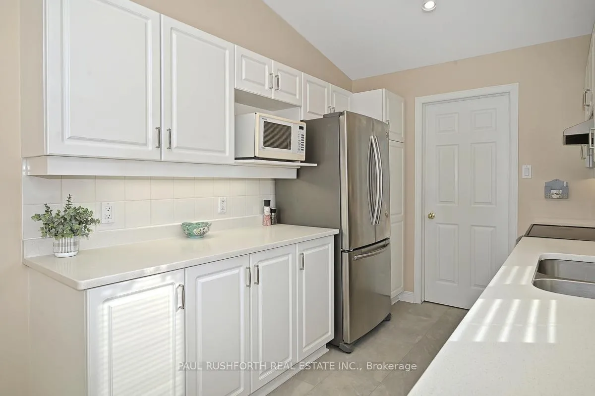 Photo 13 of 47 Peregrine Crescent, Ottawa, Kanata - Bridlewood — HOMEH