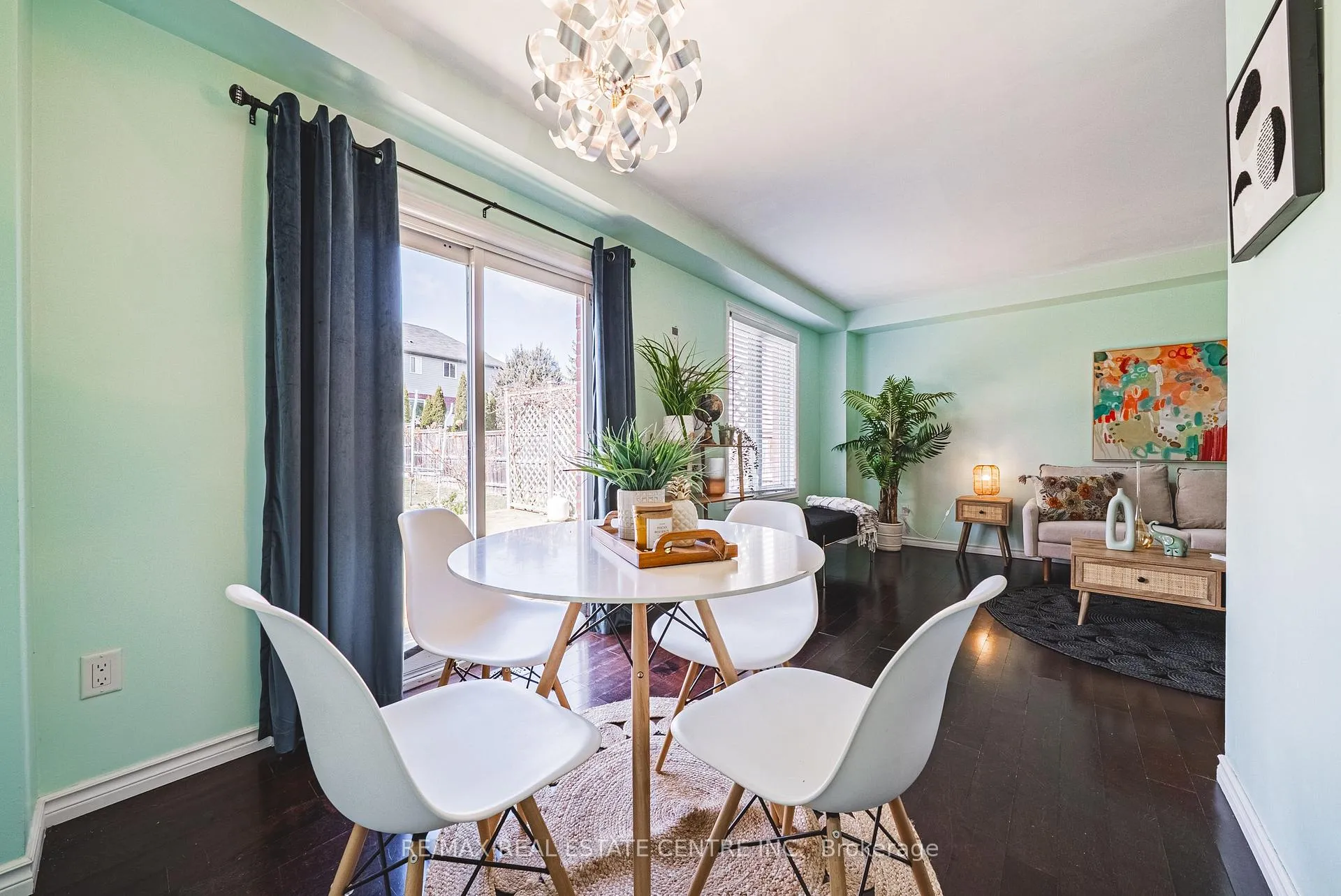Photo 10 of 5 michelle Court, Kitchener — HOMEH