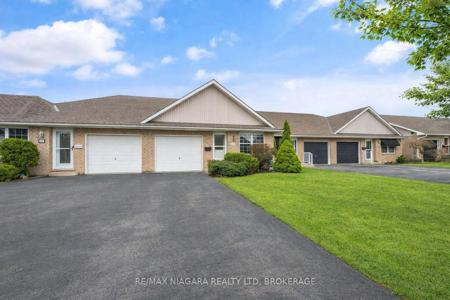 Photo 2 of 6191 Shane Crescent, Niagara Falls, Church's Lane — HOMEH