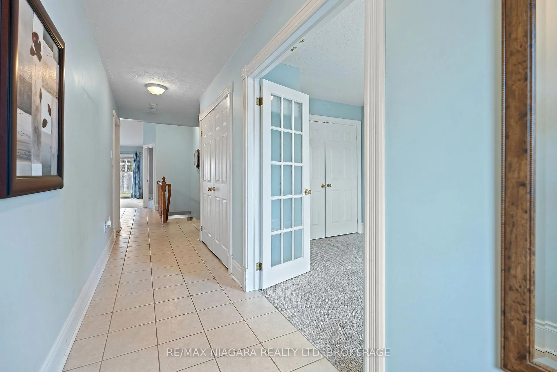 Photo 3 of 6191 Shane Crescent, Niagara Falls, Church's Lane — HOMEH
