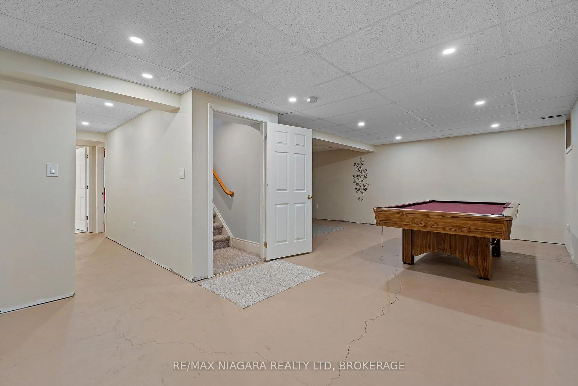 Photo 14 of 6191 Shane Crescent, Niagara Falls, Church's Lane — HOMEH