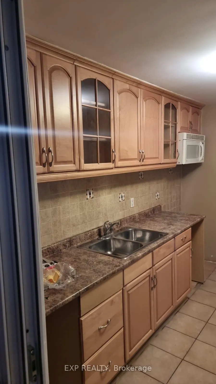Front of Unit 2nd Flr, 841 Runnymede Road