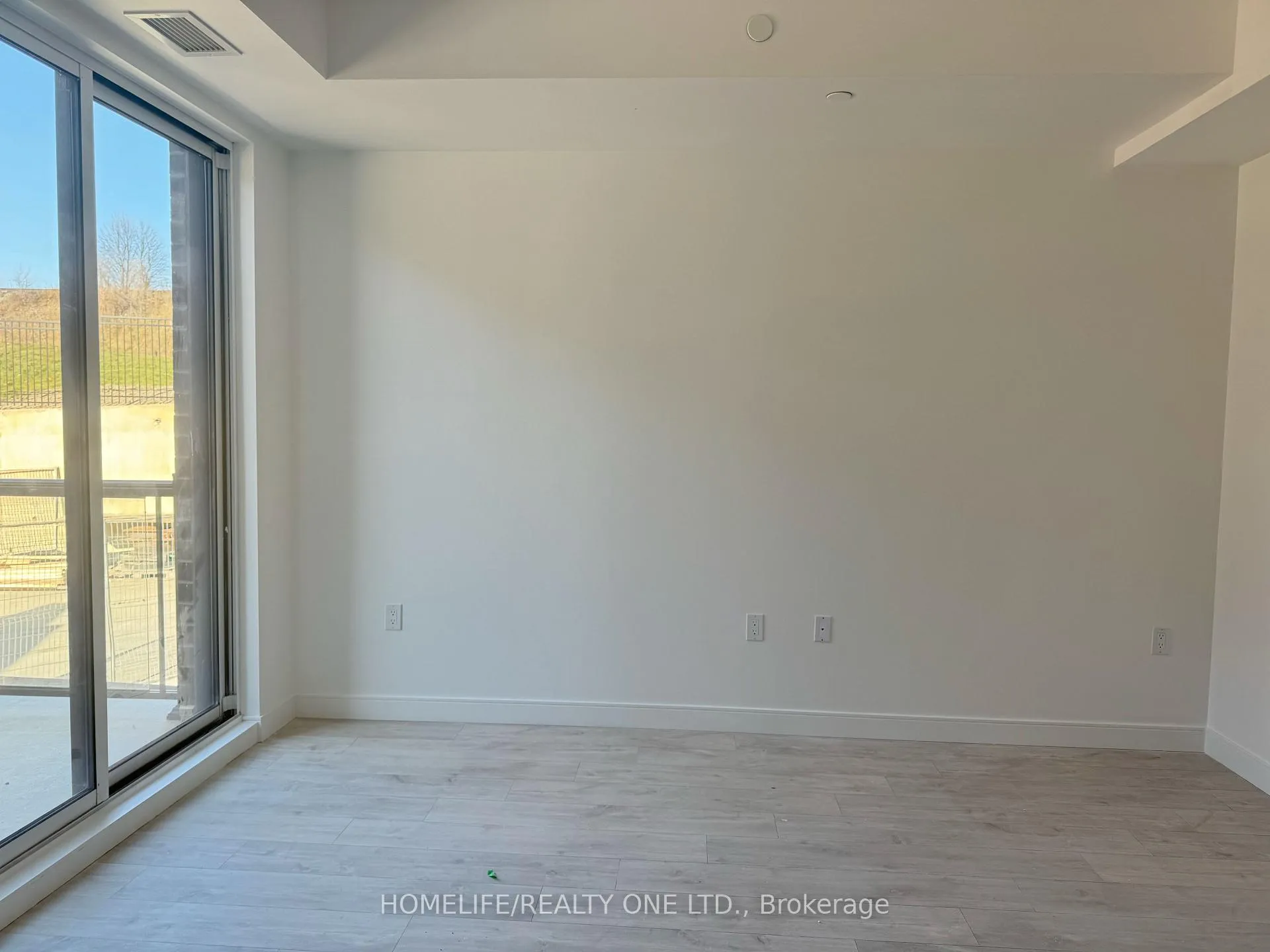 Photo 2 of Unit 2, 176 Clonmore Drive, Scarborough, Birchcliffe-Cliffside — HOMEH