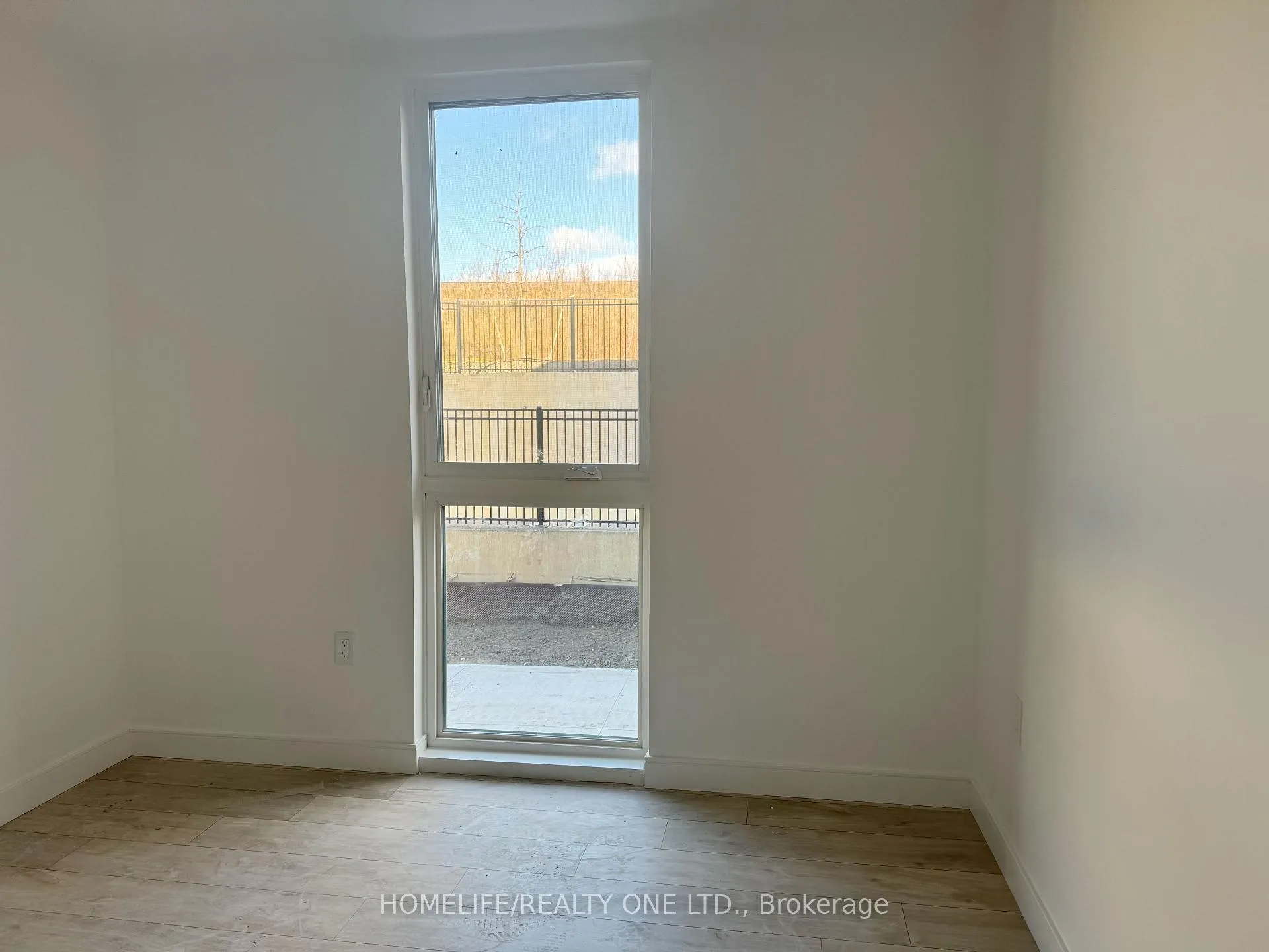 Photo 3 of Unit 2, 176 Clonmore Drive, Scarborough, Birchcliffe-Cliffside — HOMEH