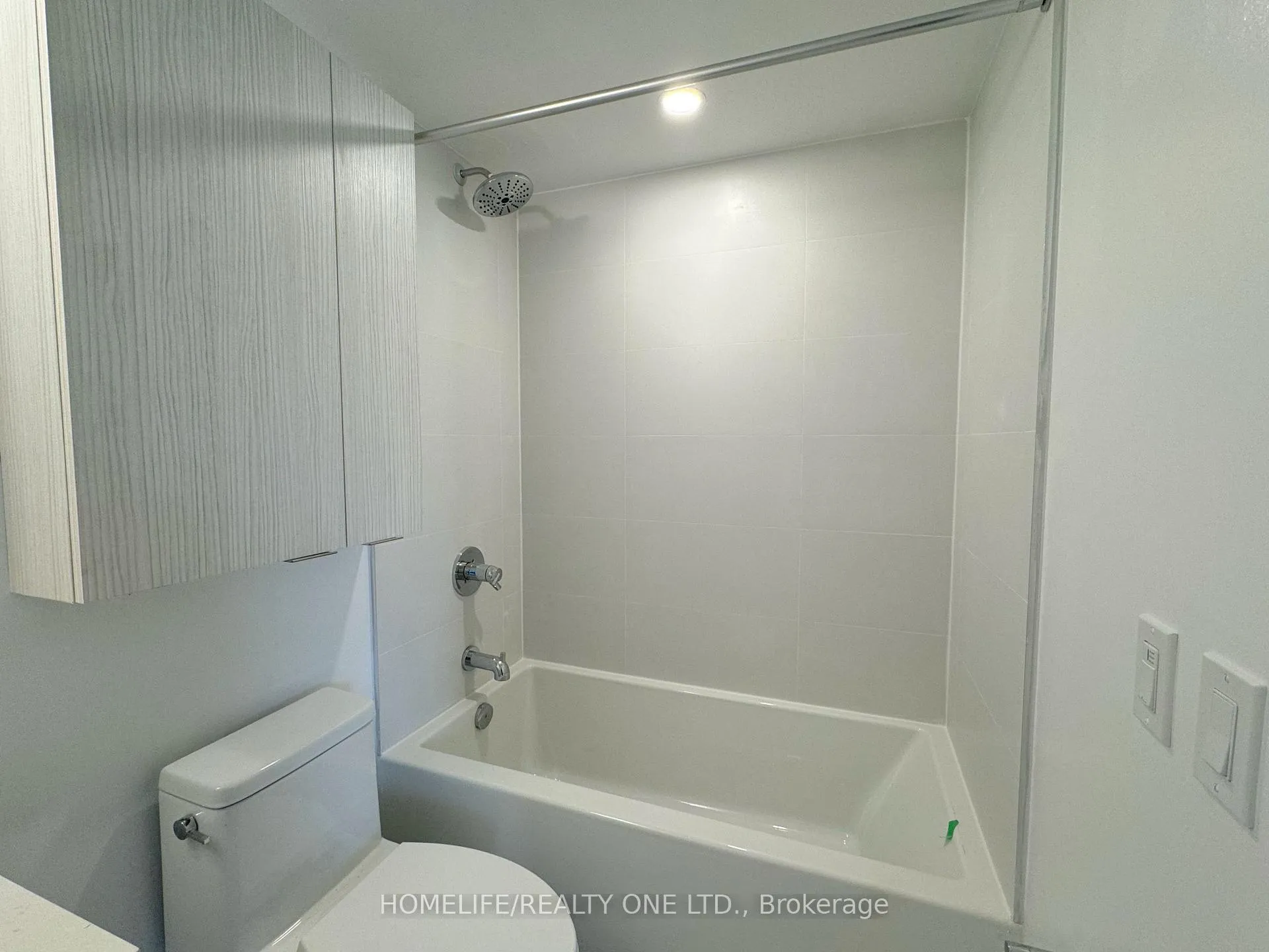 Photo 4 of Unit 2, 176 Clonmore Drive, Scarborough, Birchcliffe-Cliffside — HOMEH