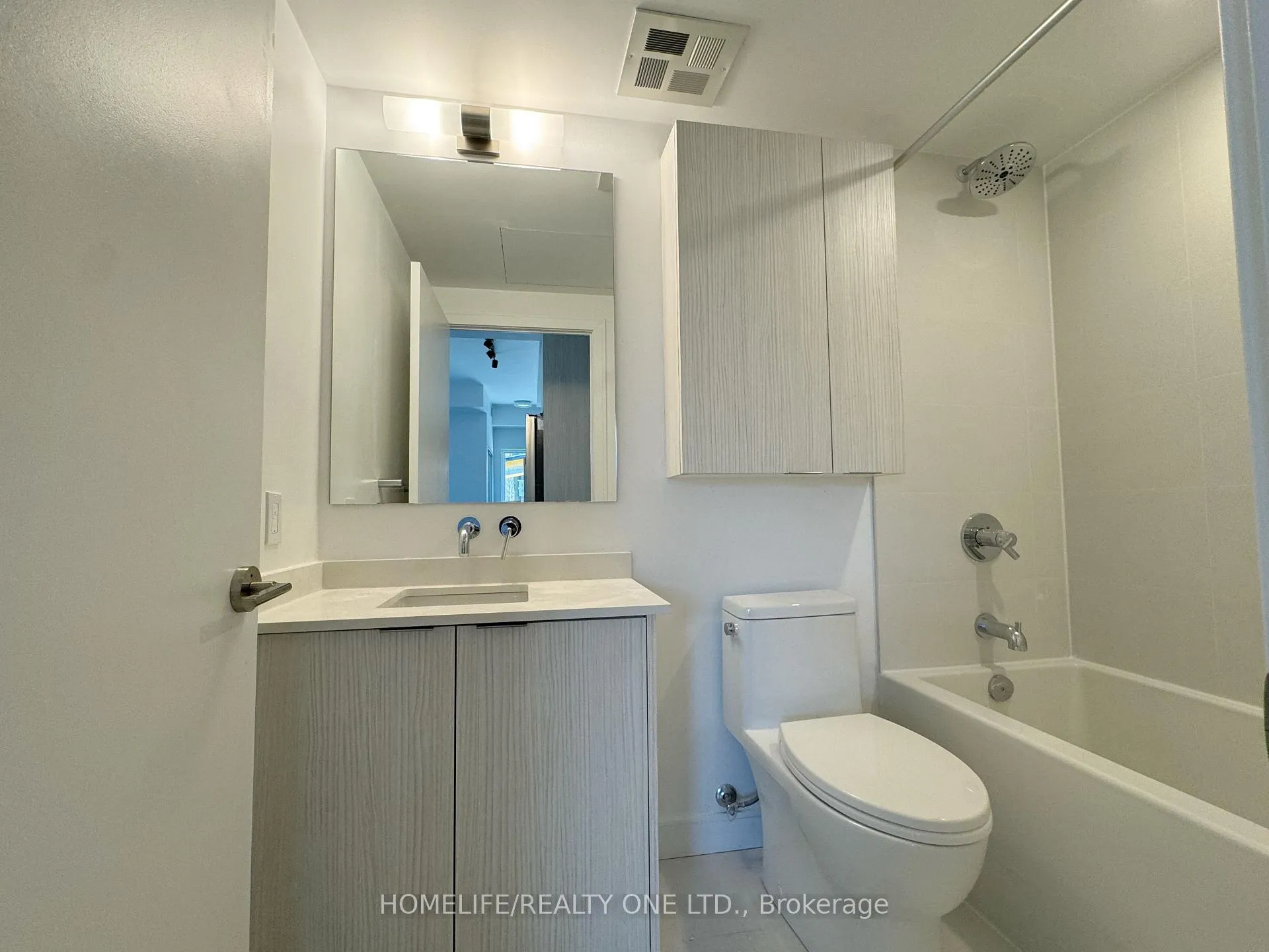 Photo 5 of Unit 2, 176 Clonmore Drive, Scarborough, Birchcliffe-Cliffside — HOMEH