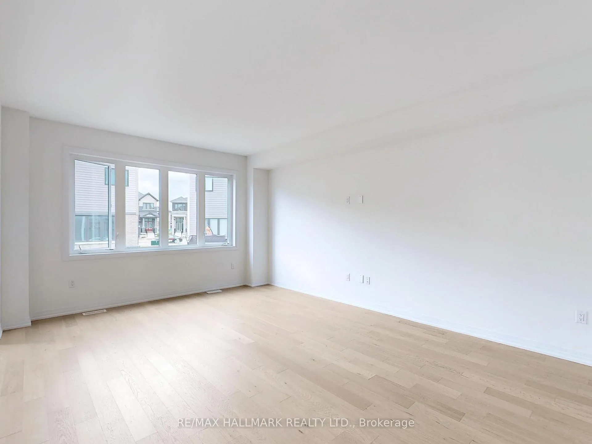 Photo 5 of 40 Velvet Way, Thorold, Rolling Meadows — HOMEH