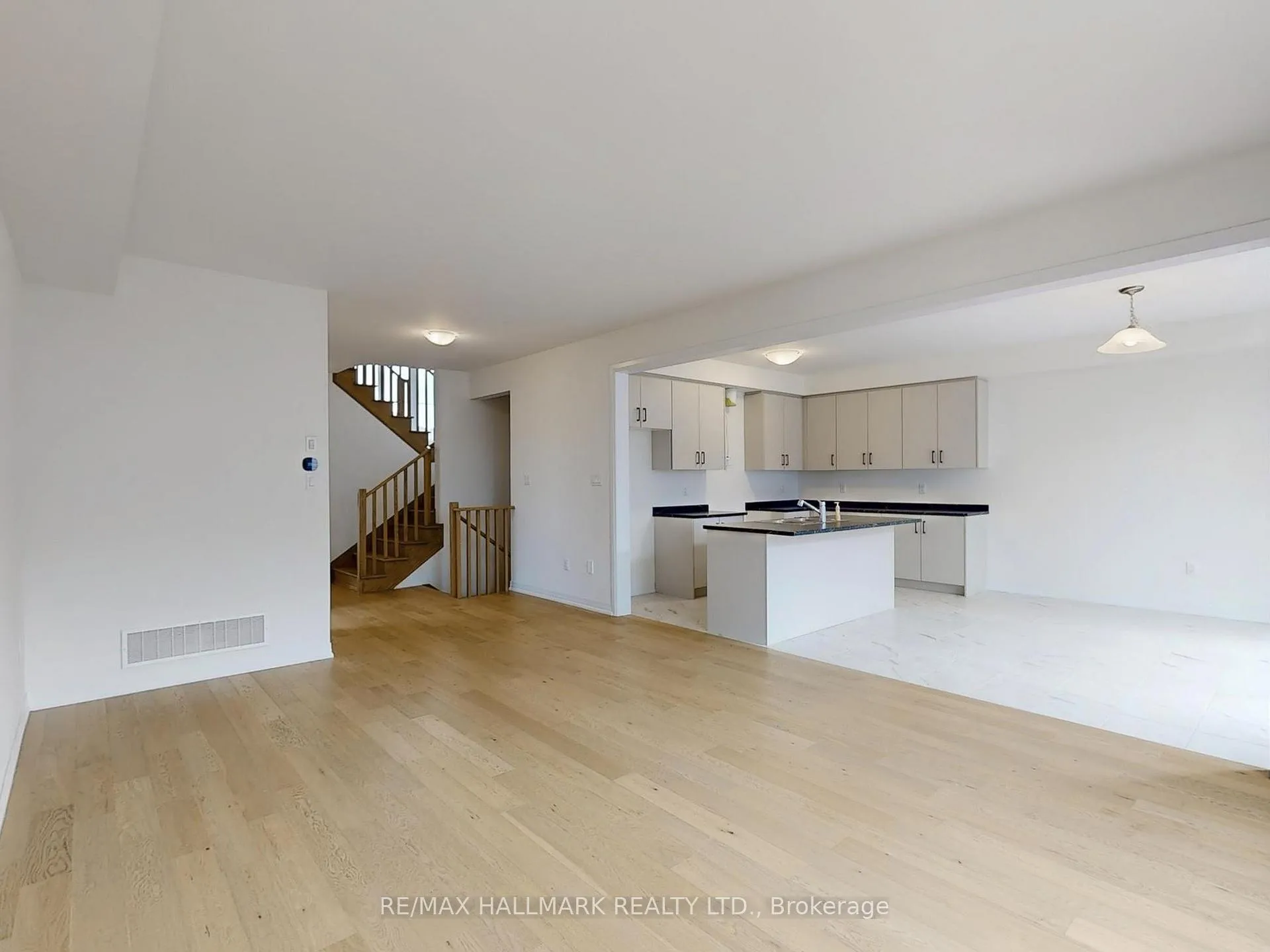 Photo 6 of 40 Velvet Way, Thorold, Rolling Meadows — HOMEH