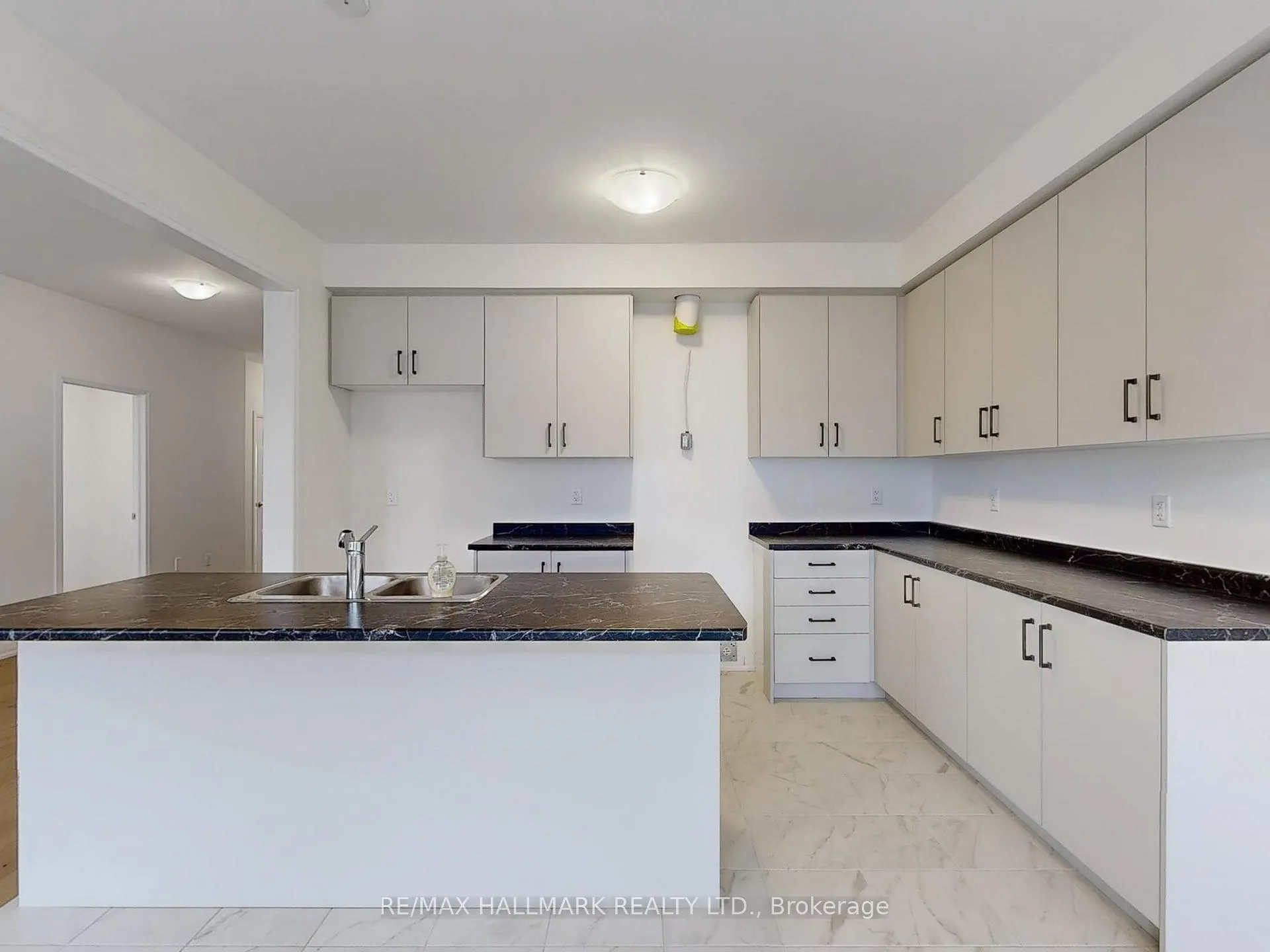 Photo 8 of 40 Velvet Way, Thorold, Rolling Meadows — HOMEH
