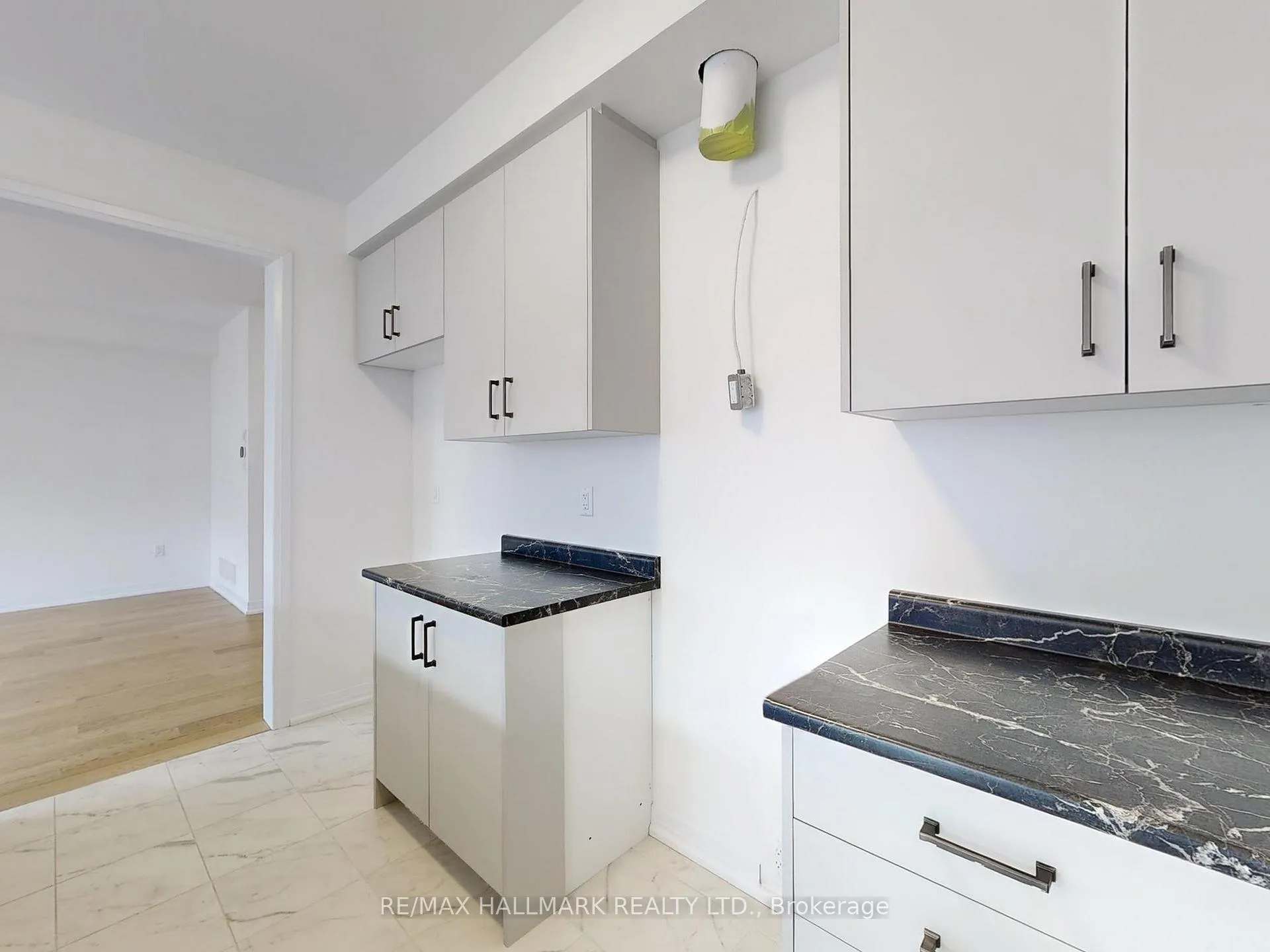 Photo 11 of 40 Velvet Way, Thorold, Rolling Meadows — HOMEH