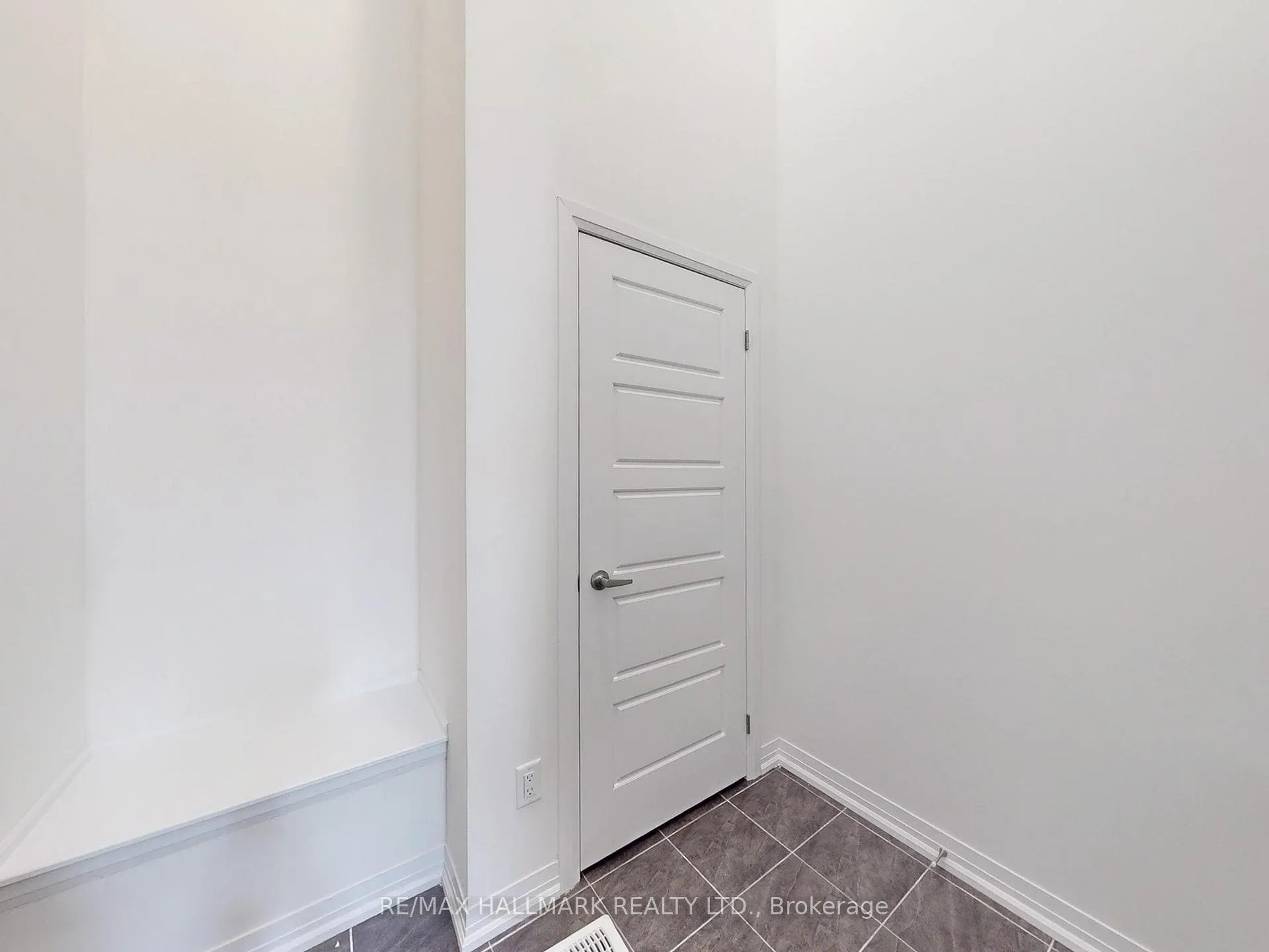 Photo 20 of 40 Velvet Way, Thorold, Rolling Meadows — HOMEH