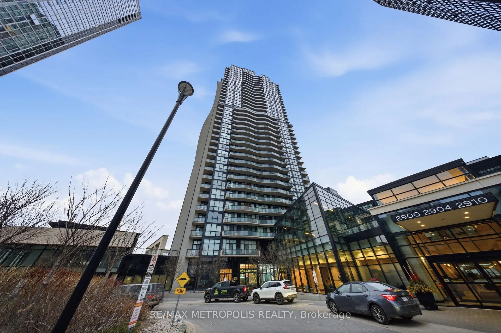 Photo 1 of Unit 704, 2900 Highway No. 7, Vaughan, Concord — HOMEH