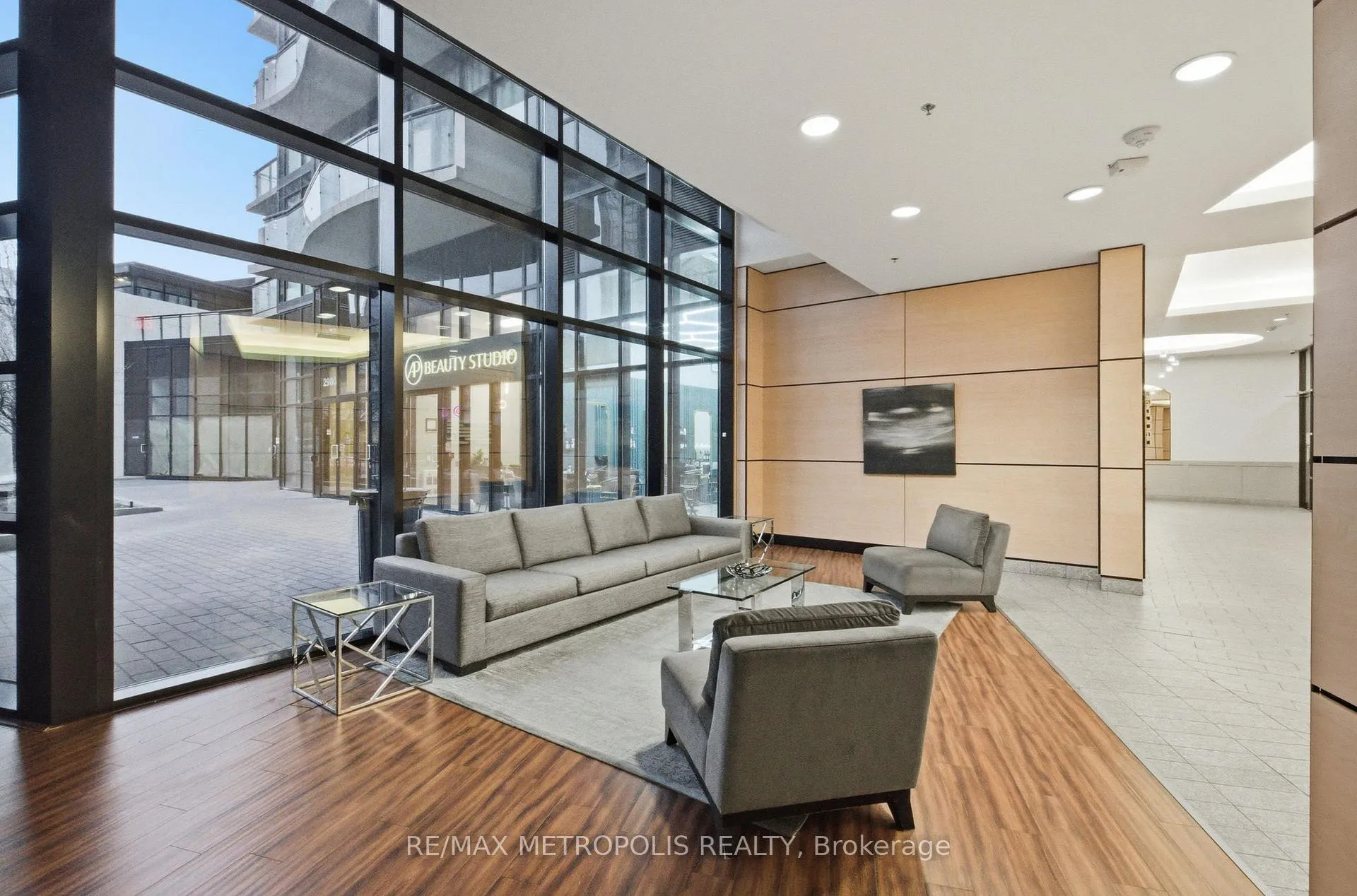 Photo 4 of Unit 704, 2900 Highway No. 7, Vaughan, Concord — HOMEH