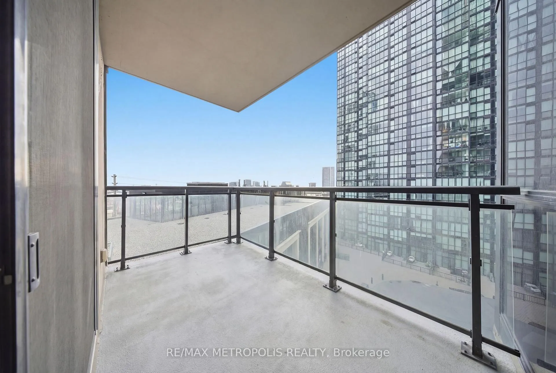 Photo 18 of Unit 704, 2900 Highway No. 7, Vaughan, Concord — HOMEH
