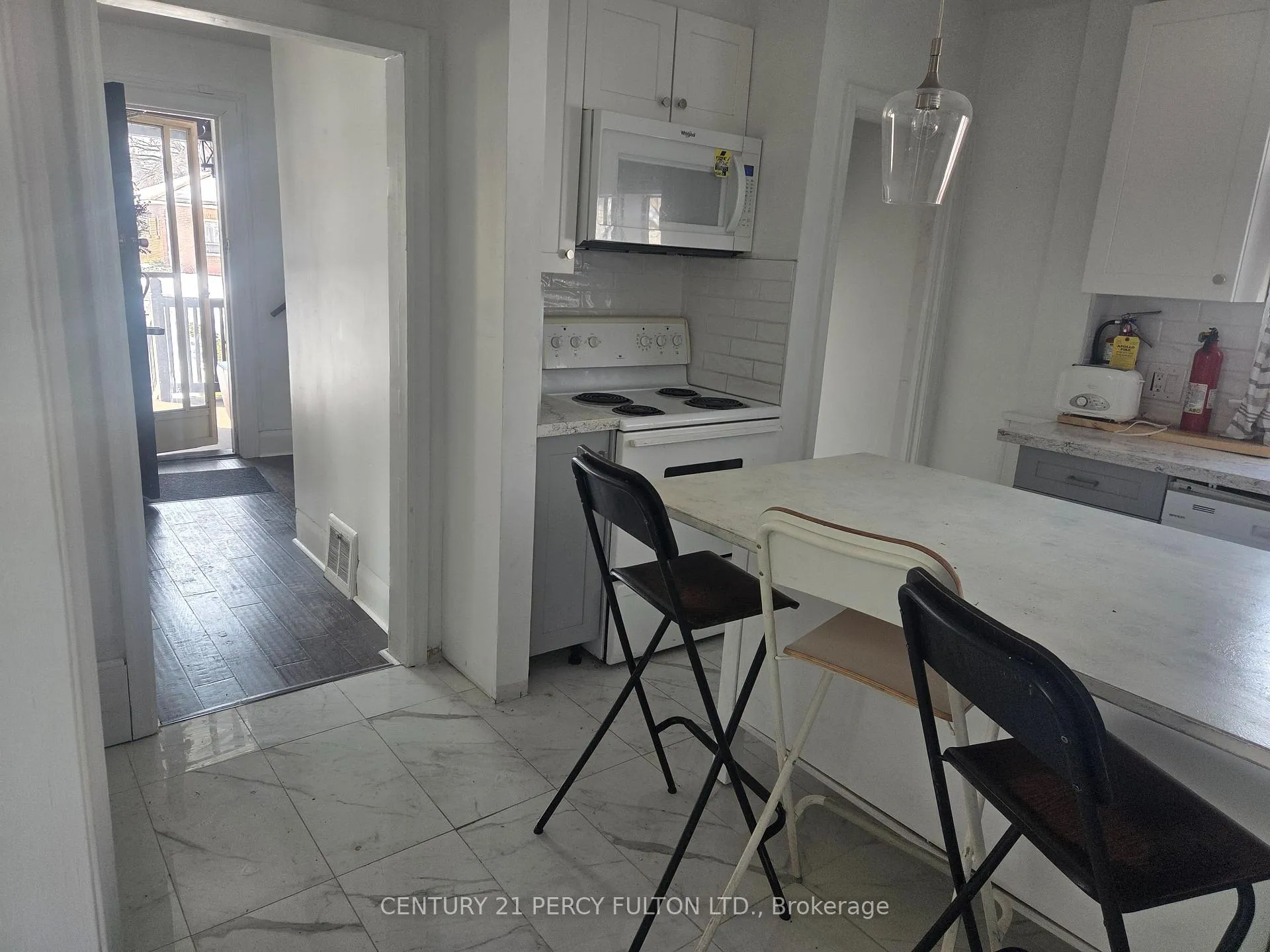 Photo 3 of 61 Gibbons Street, Oshawa, McLaughlin — HOMEH
